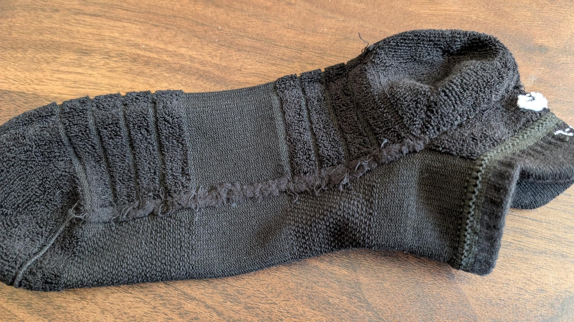 Lapulas Athletic Running Ankle Socks, Low Cut Cushioned Anti-Blister Tab Sports Socks Men Women 6Pairs Customer Review Lapulas Athletic Running Ankle Socks, Low Cut Cushioned Anti-Blister Tab Sports Socks Men Women 6Pairs - Customer Photo 4