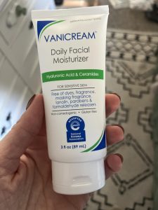 Best Moisturizers For Acne Prone Skin 2026: 15 Dermatologist-Tested ...