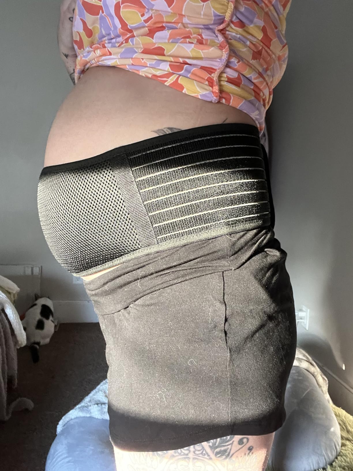 Belly Band for Pregnancy Maternity Belt Pregnancy Support Belt Bump Band Abdominal Brace Belt - Relieve Lower Back, Pelvic and Hip Pain (Black/One size) Customer Review Belly Band for Pregnancy Maternity Belt Pregnancy Support Belt Bump Band Abdominal Brace Belt - Relieve Lower Back, Pelvic and Hip Pain (Black/One size) - Customer Photo 2