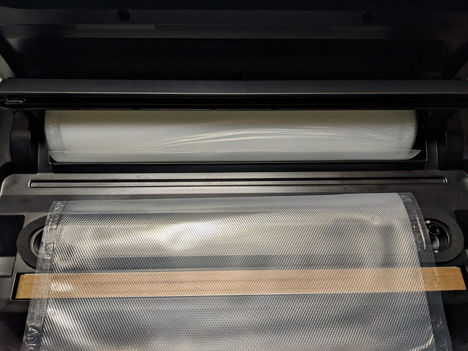 Anova Culinary Precision Vacuum Sealer Pro, Includes Large Bag Roll (19ft), Wet & Dry Dual Food Vacuum Sealer Machine for Sous Vide and Long-Term Storage, 2-Year Warranty Customer Review Anova Culinary Precision Vacuum Sealer Pro, Includes Large Bag Roll (19ft), Wet & Dry Dual Food Vacuum Sealer Machine for Sous Vide and Long-Term Storage, 2-Year Warranty - Customer Photo 2