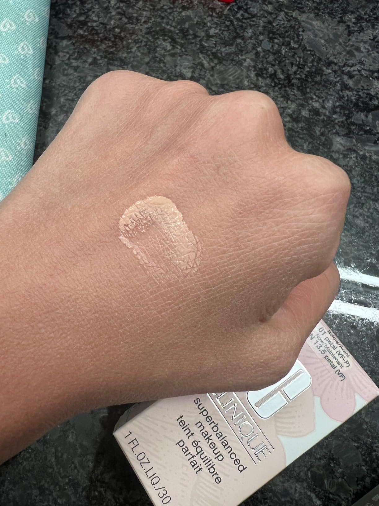 Clinique Superbalanced Oil Free Liquid Foundation Makeup For Dry to Oily Skin Types | Hydrating + Moisturizing | Moderate Coverage + Natural Finish - Customer Photo 3