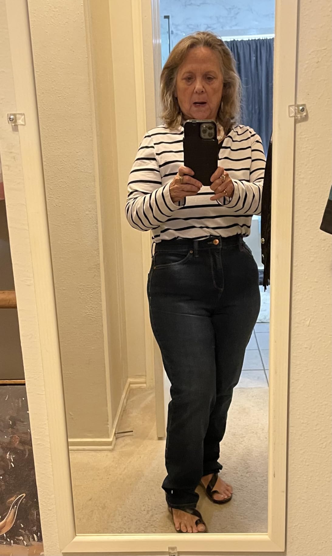 Gloria Vanderbilt Women's Classic Tapered Amanda Jeans customer photo 2