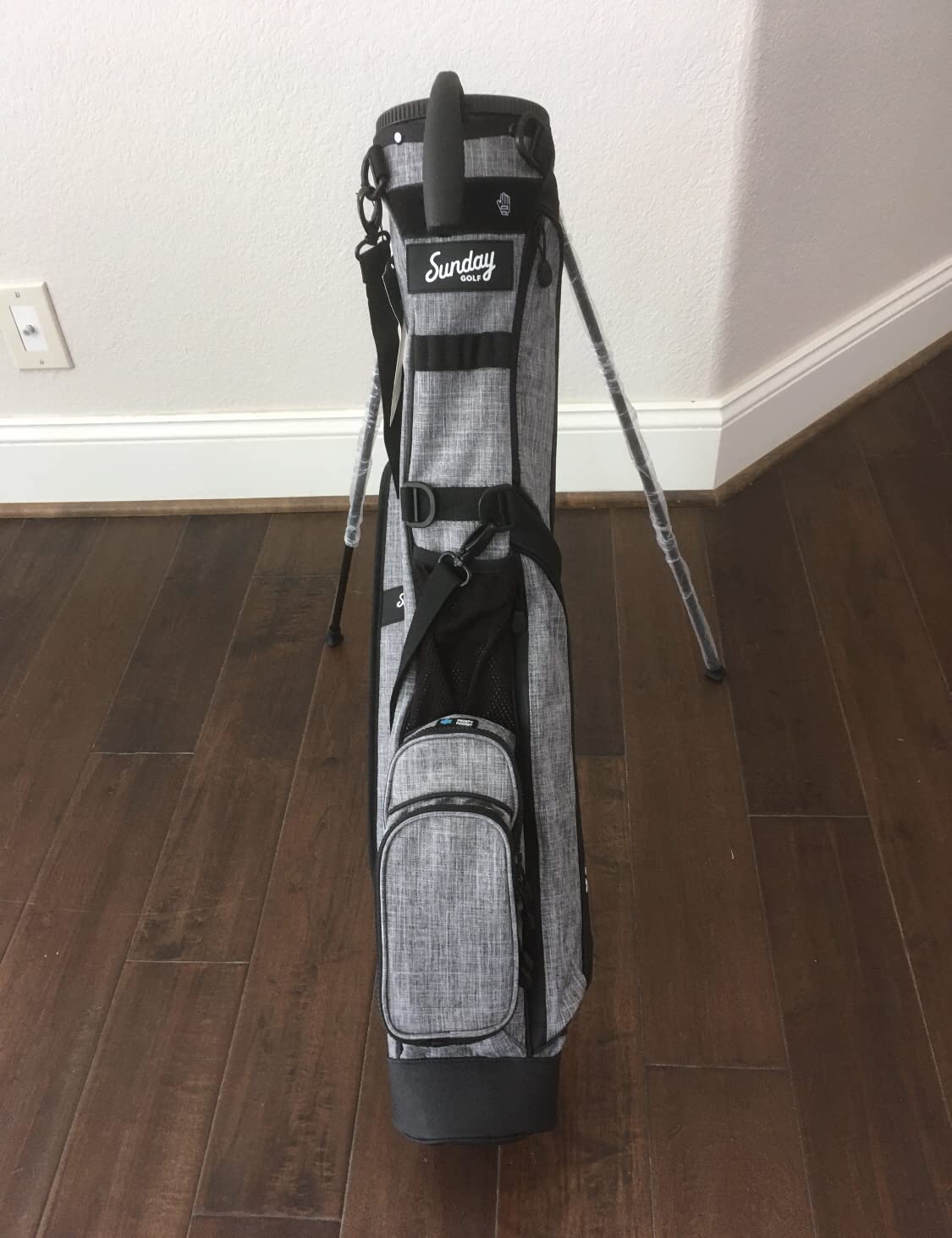 Sunday Golf Loma Bag - Lightweight Golf Bag with Strap and Stand – Easy to Carry Pitch n Putt Golf Bag – Stand Bag for The Driving Range, Par 3 and Executive Courses, 31 Inches - Customer Photo 2