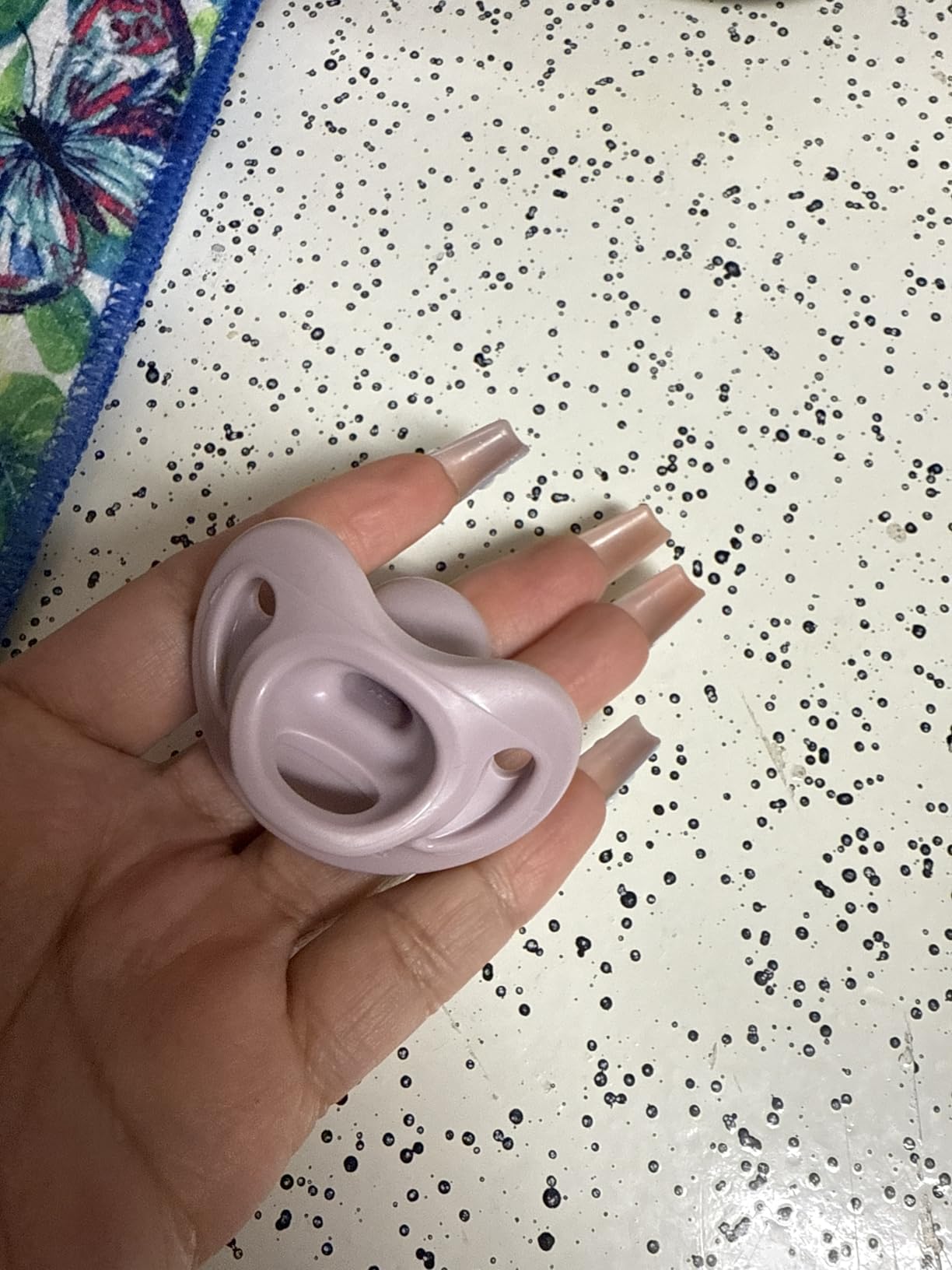 NUK Timeless Comfy Pacifier | 100% Silicone, One-Piece Design | BPA-Free, Gentle on Baby's Skin | 5-Pack, for 0-6M - Customer Photo 2