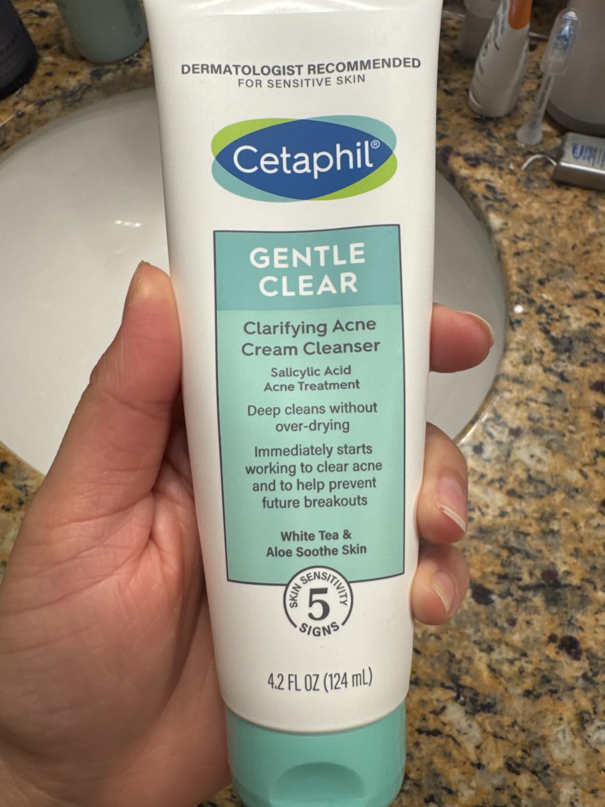 Cetaphil Face Moisturizer, Gentle Clear Mattifying Acne Moisturizer With 0.5% Salicylic Acid, Hydrates and Treats Sensitive Acne Prone Skin, Skin Care for Sensitive Skin, 3oz - Customer Photo 1