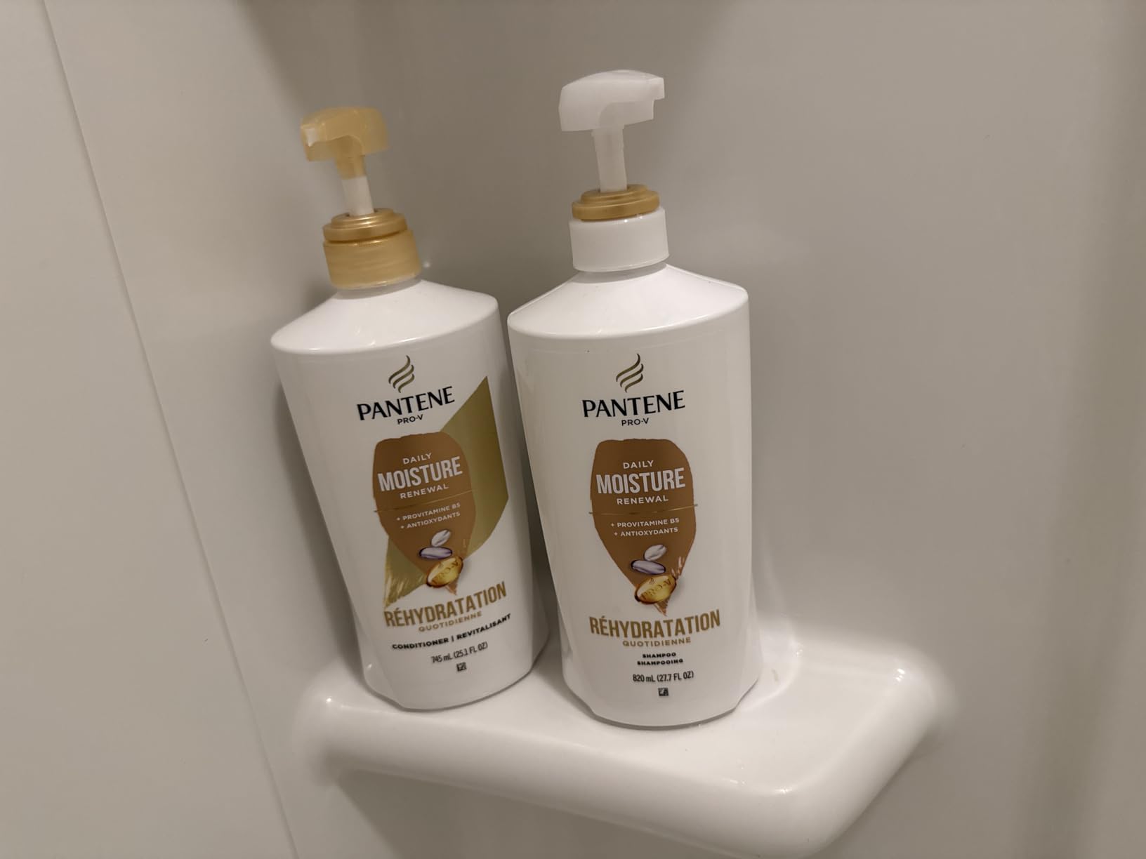 Pantene Shampoo & Conditioner Set, Daily Moisture Renewal - Pro-V Nutrients for Dry, Color-Treated, Straight to Curly Hair, 72-Hour Hydration & Softness, 52.8 Oz Total + Miracle Rescue Shot (0.5 Oz) - Customer Photo 2