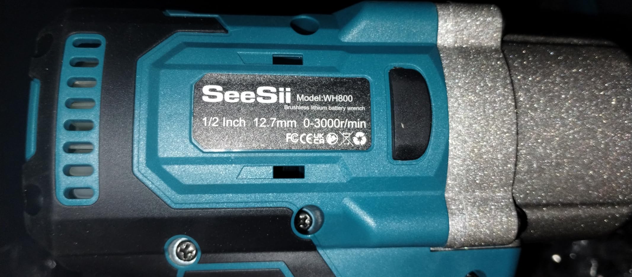 Seesii Cordless Impact Wrench 1/2 inch, High Torque 479 Ft-lbs(650Nm) Brushless Impact Gun,2500RPM w/2x4.0 Battery, 6 Sockets,8 Drill Bits, High Torque Power Impact Driver for Car Home,WH700 Customer Review Seesii Cordless Impact Wrench 1/2 inch, High Torque 479 Ft-lbs(650Nm) Brushless Impact Gun,2500RPM w/2x4.0 Battery, 6 Sockets,8 Drill Bits, High Torque Power Impact Driver for Car Home,WH700 - Customer Photo 2