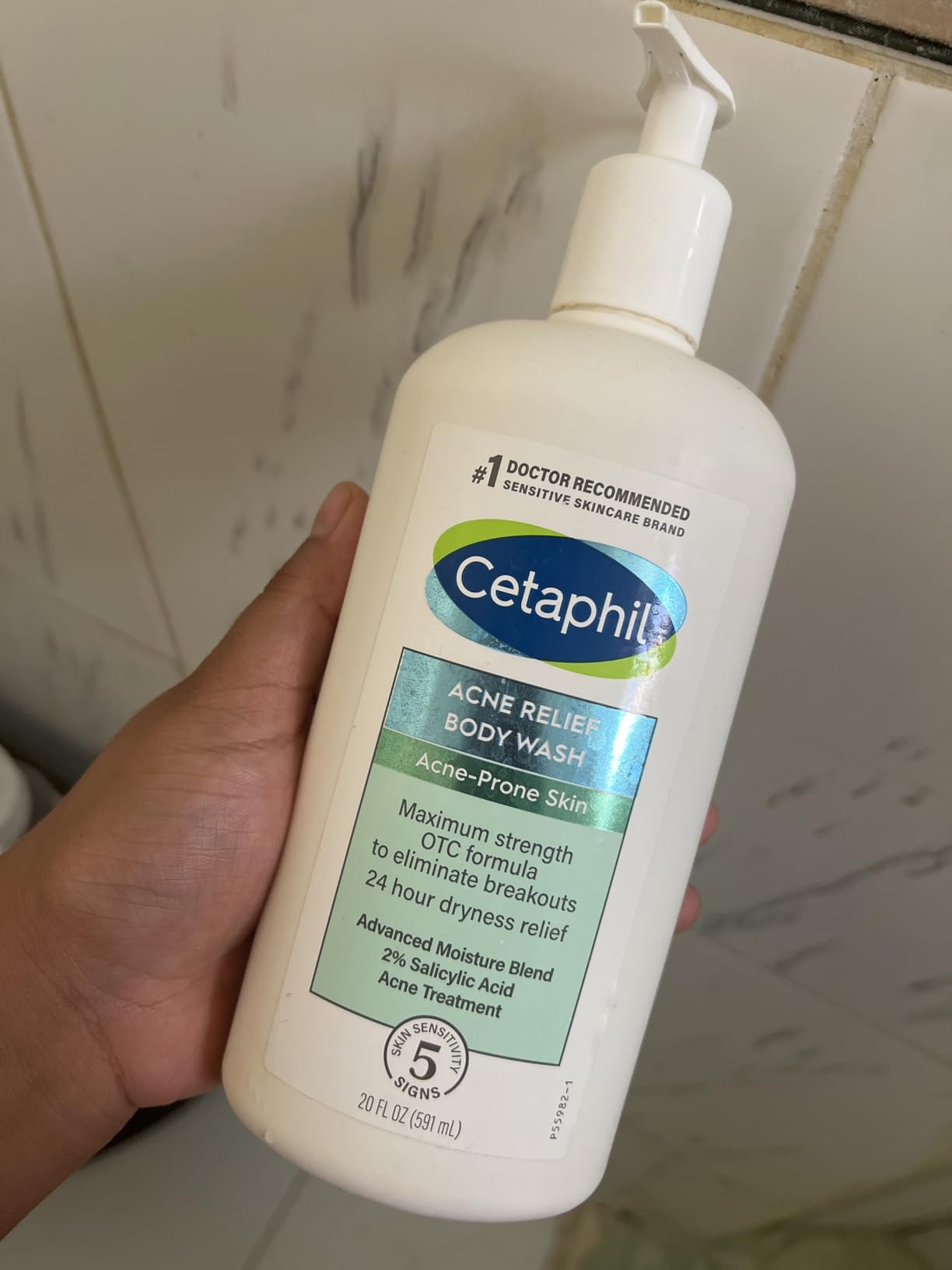 Cetaphil Body Wash, Acne Relief Body Wash with 2% Salicylic Acid to Eliminate Breakouts, Gently Exfoliates and Provides 24Hr Dryness Relief, 20 oz - Customer Photo 2