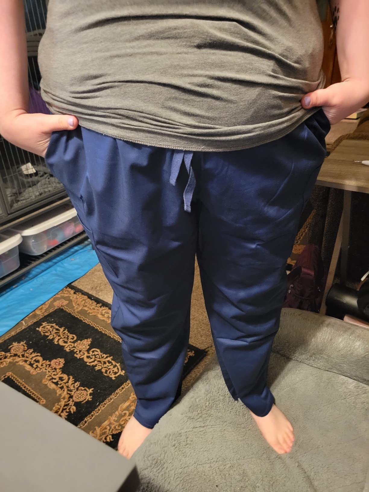 Amazon Essentials Women's Quick-Dry Stretch Scrub Pants (Available in Plus Size) Customer Review Amazon Essentials Women's Quick-Dry Stretch Scrub Pants (Available in Plus Size) - Customer Photo 1