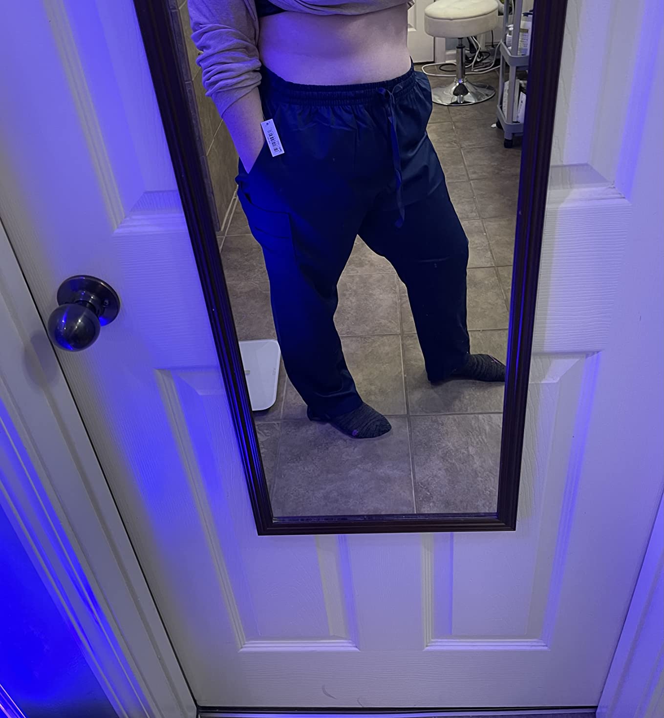 Amazon Essentials Women's Quick-Dry Stretch Scrub Pants (Available in Plus Size) Customer Review Amazon Essentials Women's Quick-Dry Stretch Scrub Pants (Available in Plus Size) - Customer Photo 2