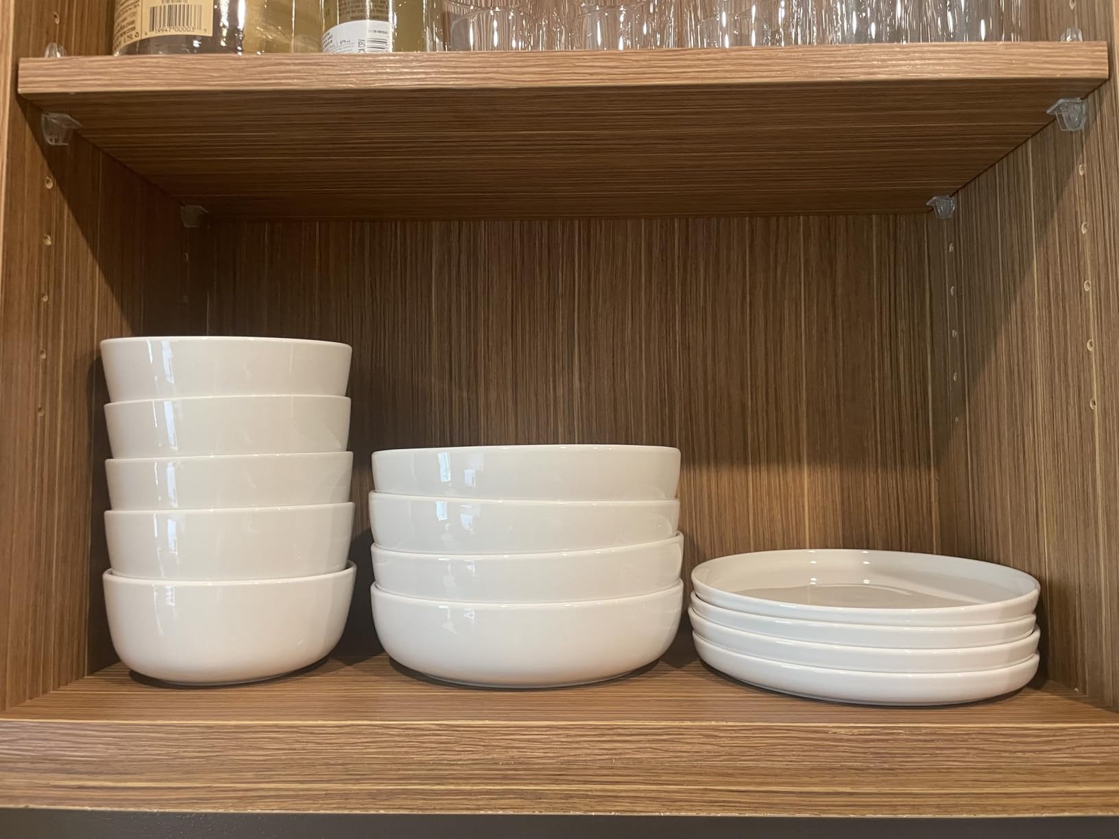 Gibson Home Oslo Porcelain Chip and Scratch Resistant Dinnerware Set, Service for 4 (16pcs), Ceramic Plates and Bowls Dishes Sets, White - Microwave and Dishwasher Safe - Customer Photo 2