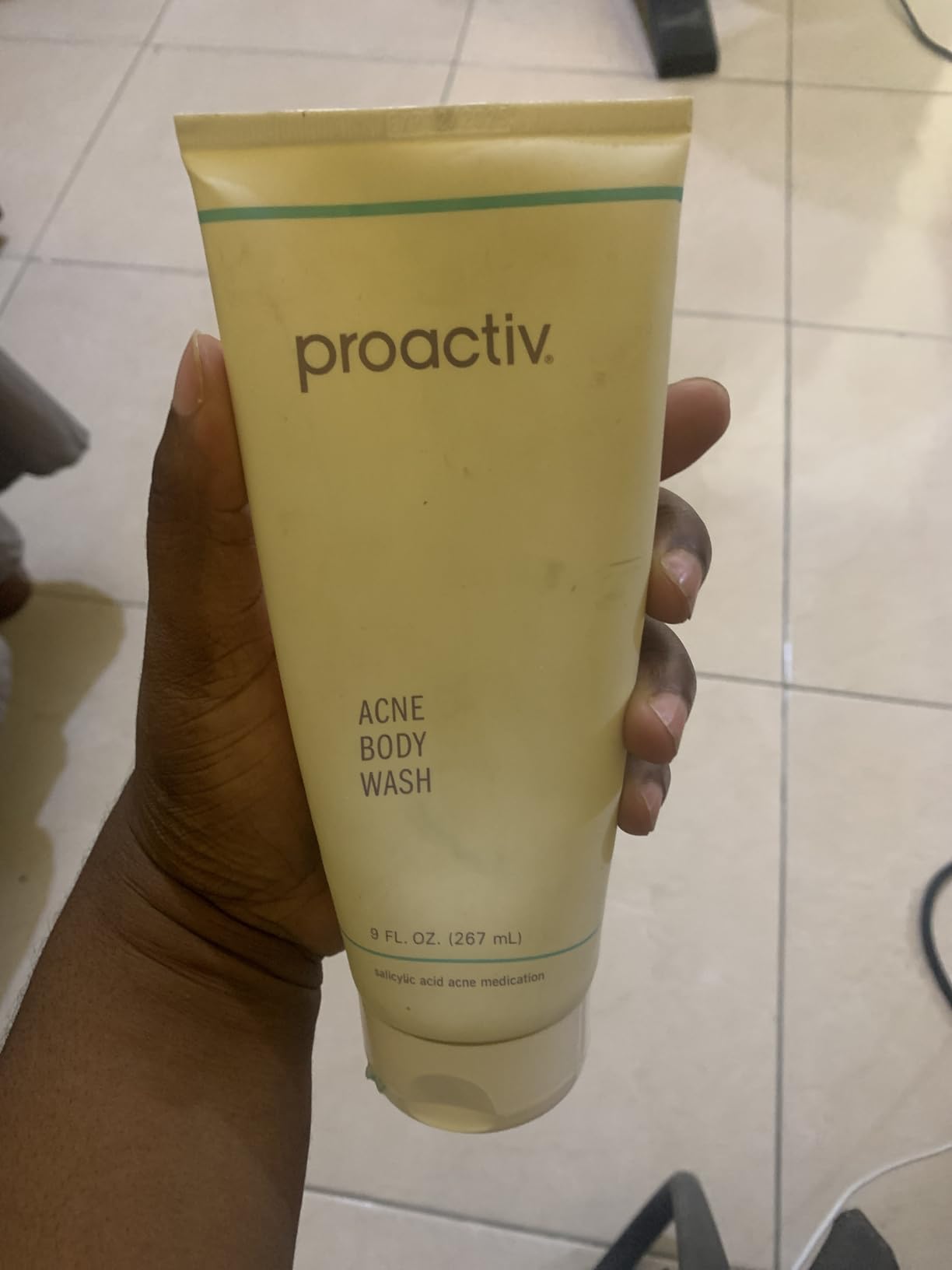 Proactiv Acne Body Wash, Gentle All-Over Cleanser, Unclogs Pores and Clears Blemishes, Salicylic Acid & Glycolic Acid Formula, Soothing Complex of Shea Butter, Vitamin E & Aloe Vera Extract, 16 Fl Oz - Customer Photo 2
