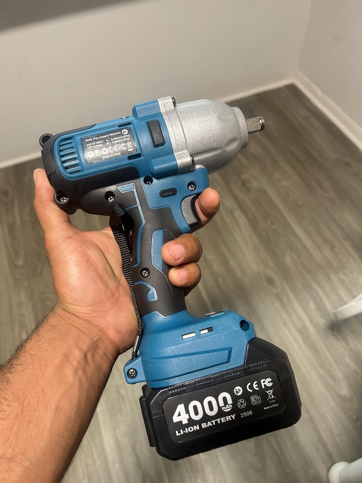 Seesii Impact Wrench 665 FT-LBS(900N.m) 3300IPM 1/2 Impact Gun High Torque Electric Impact Driver Cordless Impact Wrench with 21V 2x4.0Ah Battery 6 Sockets&Case for Home Car Tire Lug Nut Removal Tool Customer Review Seesii Impact Wrench 665 FT-LBS(900N.m) 3300IPM 1/2 Impact Gun High Torque Electric Impact Driver Cordless Impact Wrench with 21V 2x4.0Ah Battery 6 Sockets&Case for Home Car Tire Lug Nut Removal Tool - Customer Photo 1