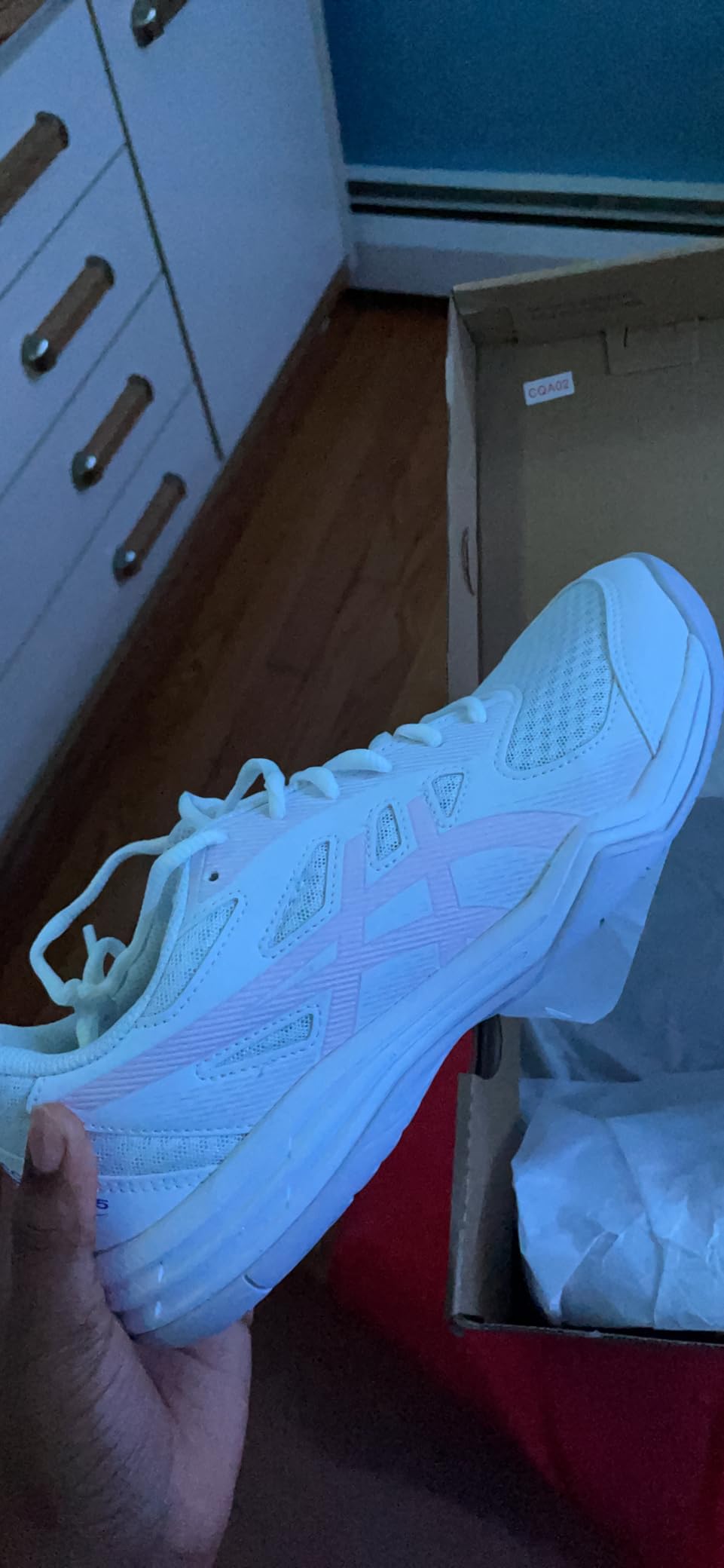 ASICS Women's Upcourt 5 Volleyball Shoes Customer Review ASICS Women's Upcourt 5 Volleyball Shoes - Customer Photo 2