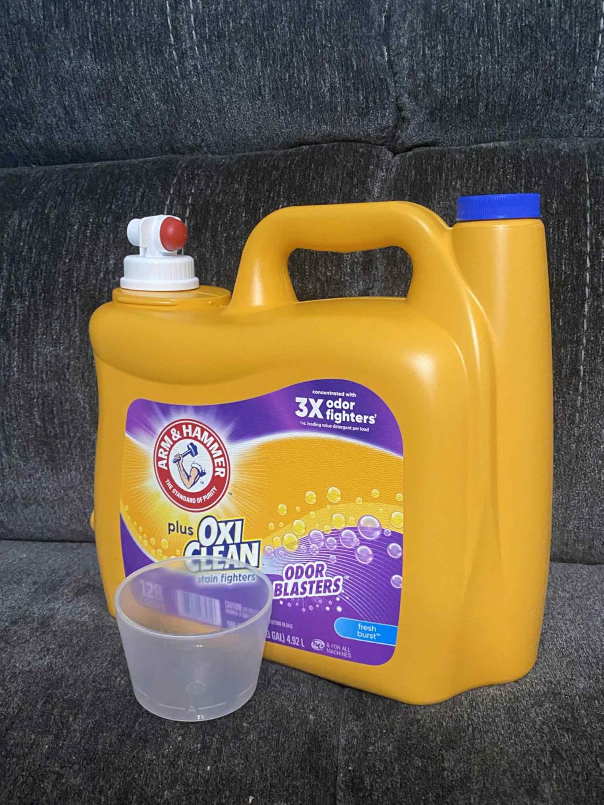 ARM & HAMMER Plus OxiClean Odor Blasters Fresh Burst, 128 Loads Liquid Laundry Detergent, 166.5 Fl oz Customer Review ARM & HAMMER Plus OxiClean Odor Blasters Fresh Burst, 128 Loads Liquid Laundry Detergent, 166.5 Fl oz - Customer Photo 3