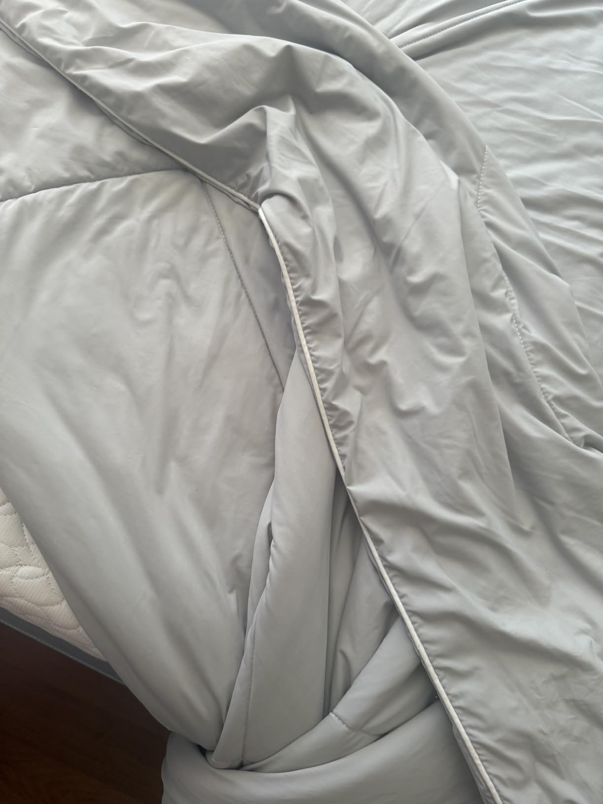Cozy Bliss Cooling Comforter Queen Size, Cooling Blankets for Hot Sleepers and Night Sweats, Blue Summer Comforter for Queen Size Bed, Breathable Soft Lightweight Silk Smooth - Customer Photo 2