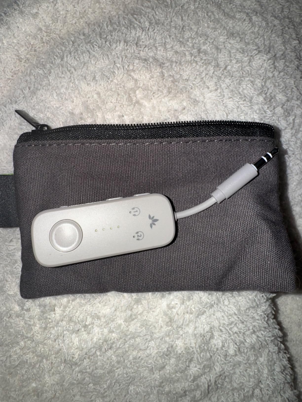 Avantree Relay - Premium Airplane Bluetooth Adapter with Advanced Qualcomm Chipset, 2 Headphones Support, 25hrs Play Time, aptX Adaptive & HD Audio Transmitter for Airpods, Bose & Travel Flight Customer Review Avantree Relay - Premium Airplane Bluetooth Adapter with Advanced Qualcomm Chipset, 2 Headphones Support, 25hrs Play Time, aptX Adaptive & HD Audio Transmitter for Airpods, Bose & Travel Flight - Customer Photo 2