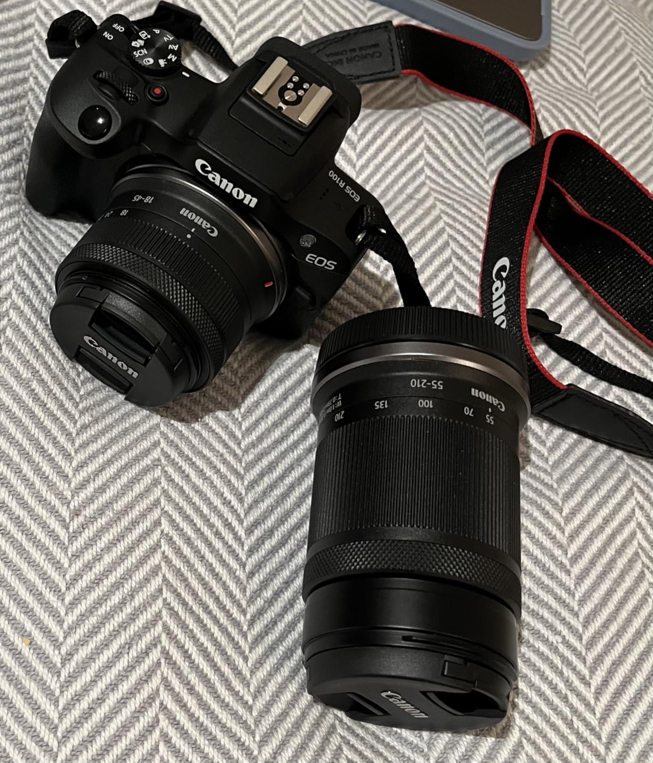 Canon EOS R100 Mirrorless Camera RF-S18-45mm F4.5-6.3 is STM Lens Kit, 24.1 Megapixel CMOS (APS-C) Sensor, 4K Video, RF Mount, Black - Customer Photo 1