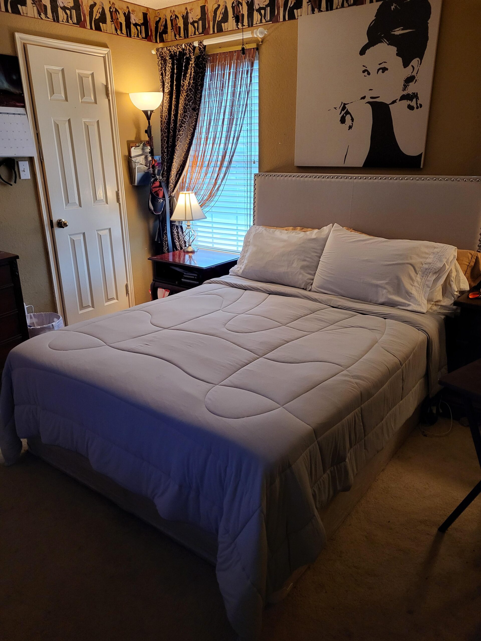 Bedsure Cooling Comforter Queen Size - Cooling Blankets for Hot Sleepers, Lightweight Comforter for Summer with Dual-Sided Cool Tech, Soft Breathable Cold Blanket for Sleeping, Grey, 88x88 Inches - Customer Photo 2