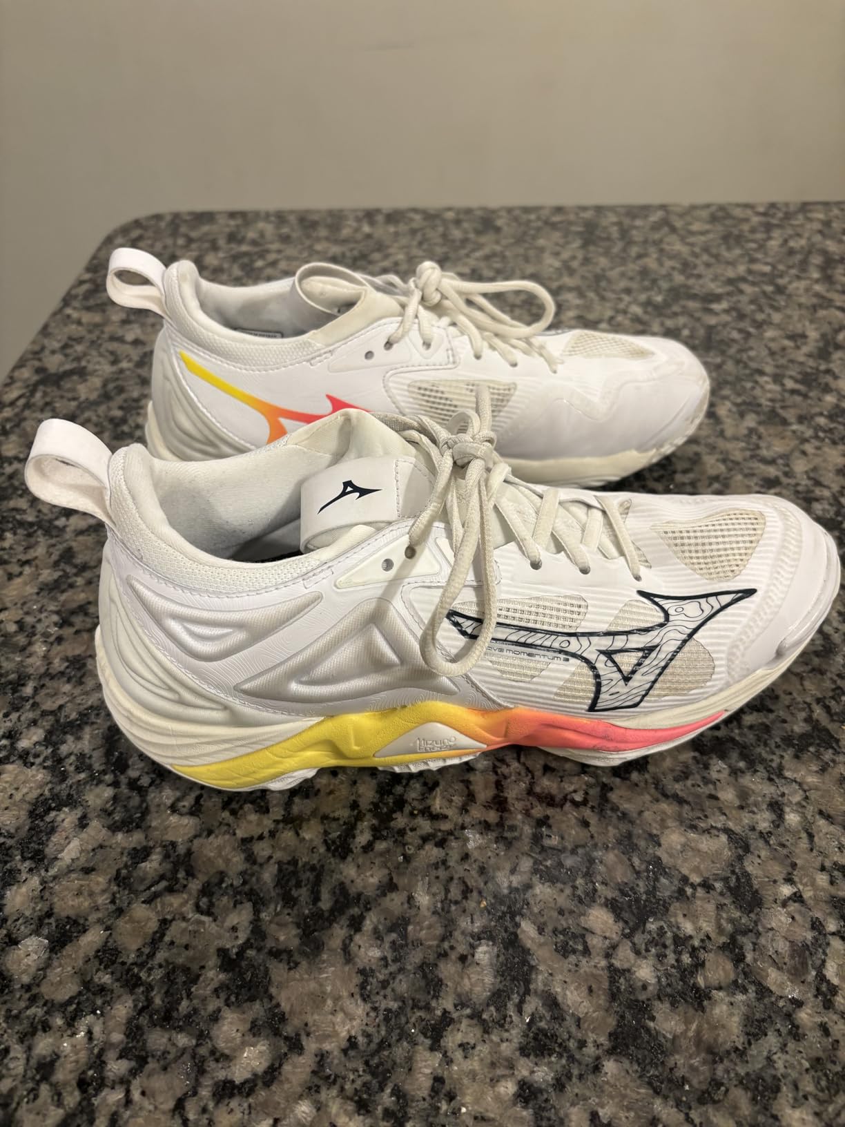 Mizuno Women's Wave Momentum 3 Volleyball Shoe Customer Review Mizuno Women's Wave Momentum 3 Volleyball Shoe - Customer Photo 2