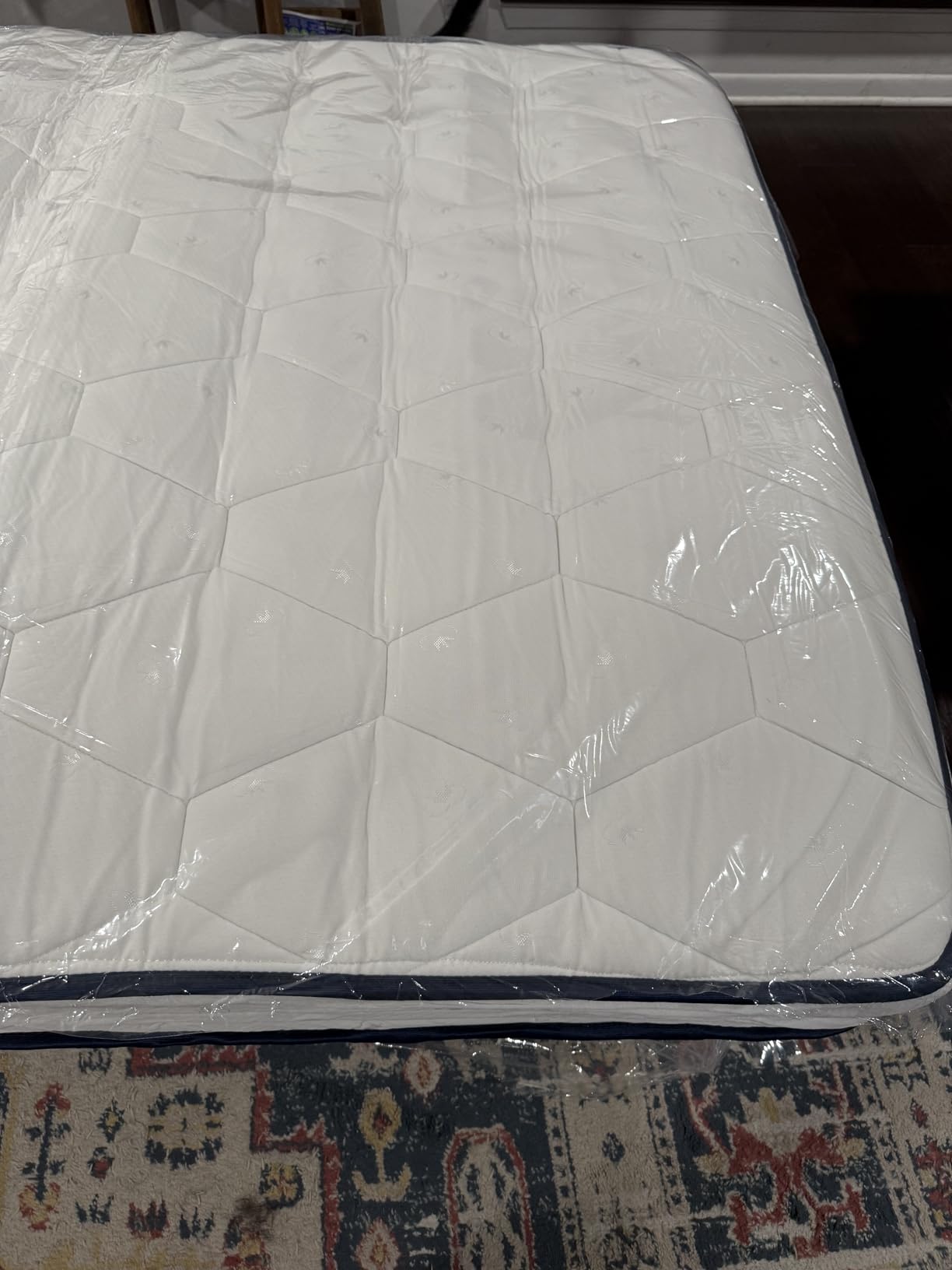 Novilla Twin Mattress, 10 Inch Twin Hybrid Mattress for Kids, Pocket Innerspring Pillow Top Mattresses for Motion Isolation, Pressure Relief & Edge Support, Medium Firm Feel - Customer Photo 1