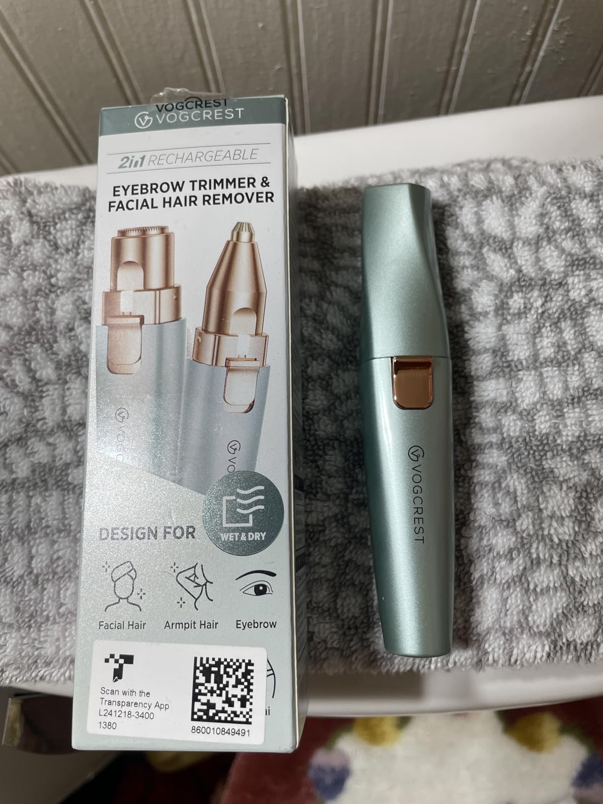VG VOGCREST Eyebrow & Facial Trimmer: 2 in1 Rechargeable Facial Hair Removal & Eyebrow Shaver - Body Razor with Built-in LED Light (Rose Gold) Customer Review VG VOGCREST Eyebrow & Facial Trimmer: 2 in1 Rechargeable Facial Hair Removal & Eyebrow Shaver - Body Razor with Built-in LED Light (Rose Gold) - Customer Photo 4