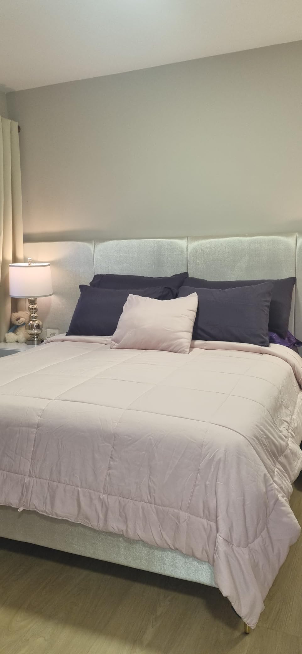 Bedsure Comforters Queen Size Duvet Insert, All Season Bed Comforter, Quilted Down Alternative Duvet, Box Stitched Comforter with Corner Tabs, Machine Washable, 88 x 88 Inches (White) - Customer Photo 2