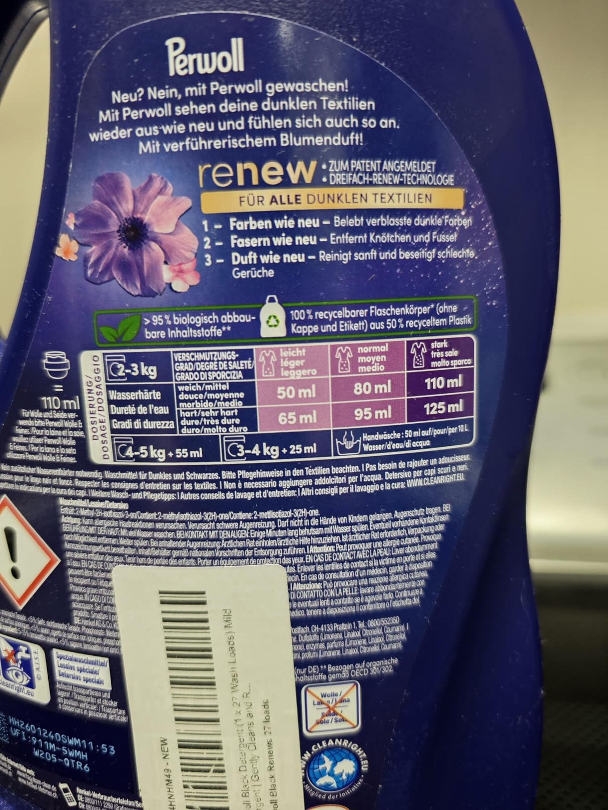 Perwoll Black Detergent (1 x 27 Wash Loads) Mild Detergent | Gently Cleans and Renews Dark Colors and Fibers - Customer Photo 2