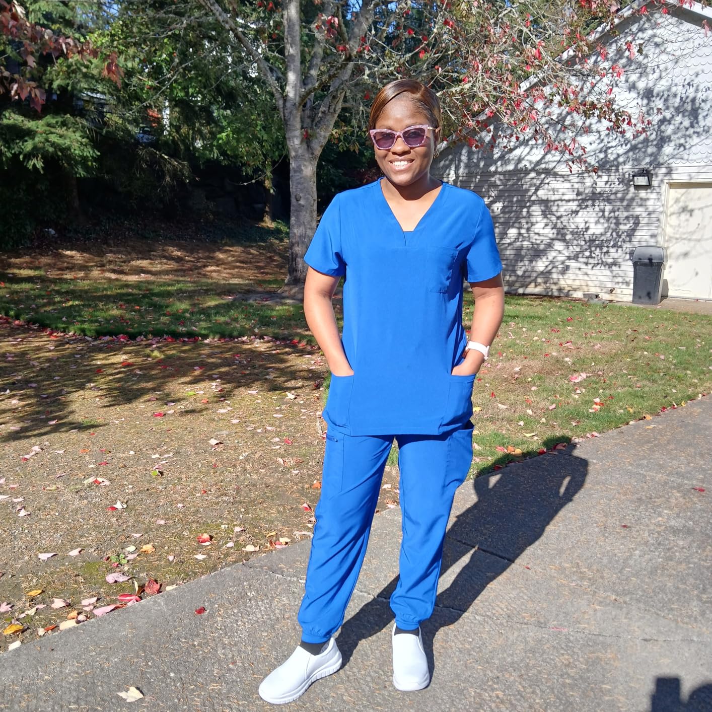 COZYFIT Scrubs for Women - V-Neck Top & Cargo Pants Scrubs Set with 10 Pockets Customer Review COZYFIT Scrubs for Women - V-Neck Top & Cargo Pants Scrubs Set with 10 Pockets - Customer Photo 1