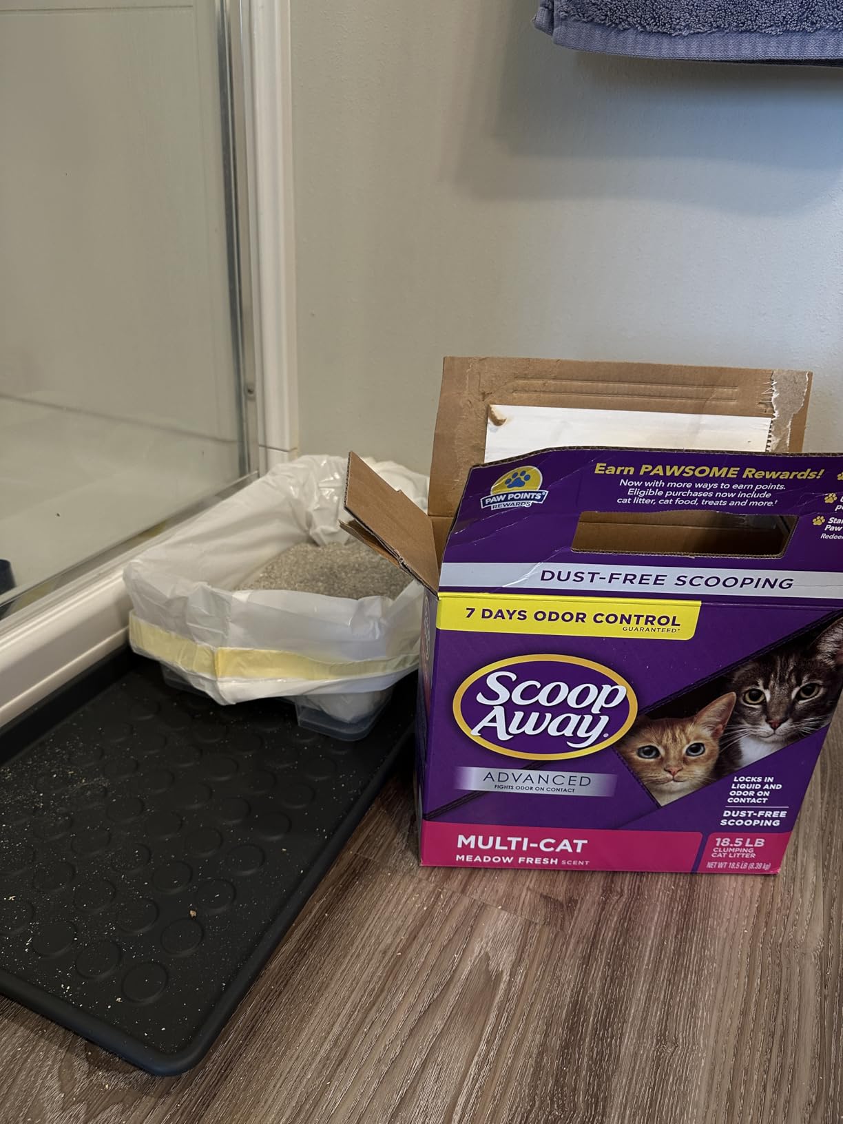 Scoop Away Advanced Multi-Cat Clumping Cat Litter, Meadow Fresh Scent, Pack of 2, 18.5 Pounds (Package May Vary) - Customer Photo 1