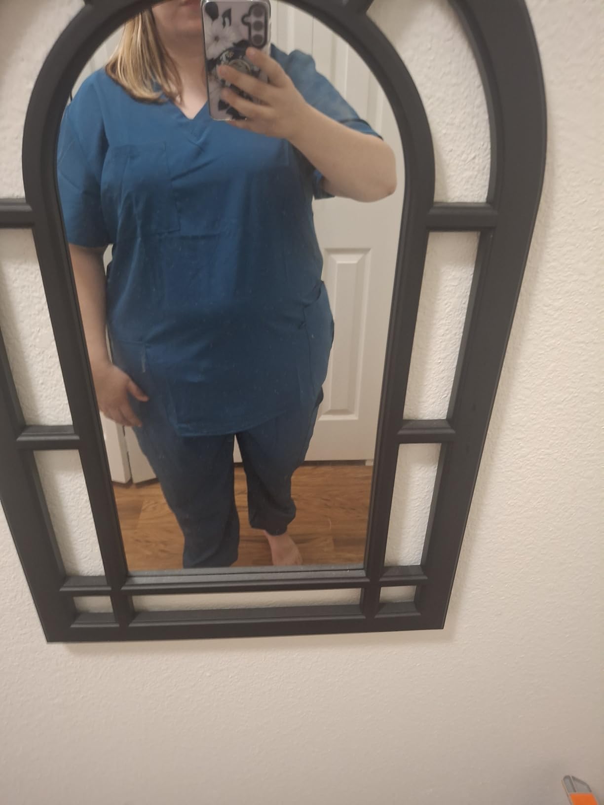 Just Love Women's V-Neck Scrub Set Customer Review Just Love Women's V-Neck Scrub Set - Customer Photo 2