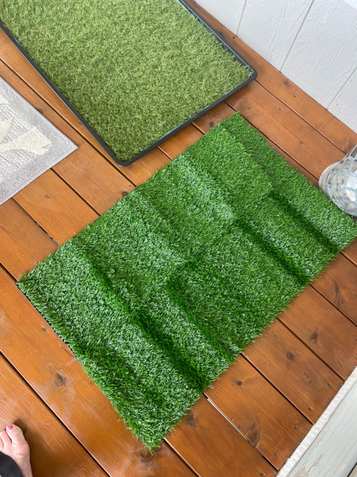 Artificial Grass Pad for Dogs Potty: Fake Grass for Dogs Puppy Potty Training to Pee and Poop on Balcony, Backyard, Patio, Apartment - Protect Floor and Furnitures, 2X Faster Drainage, Easy to Clean Customer Review Artificial Grass Pad for Dogs Potty: Fake Grass for Dogs Puppy Potty Training to Pee and Poop on Balcony, Backyard, Patio, Apartment - Protect Floor and Furnitures, 2X Faster Drainage, Easy to Clean - Customer Photo 2