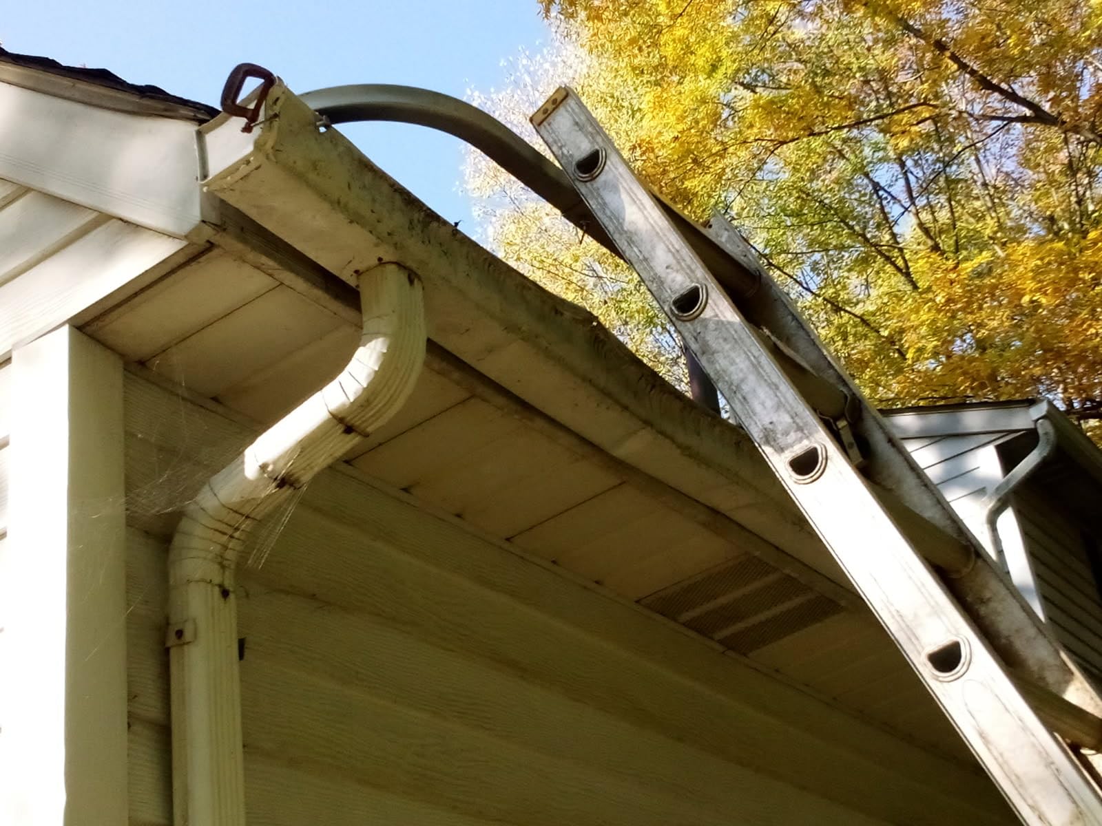Lock-in Gutter Guard - 6 Lock-in Gutter Guard - 6