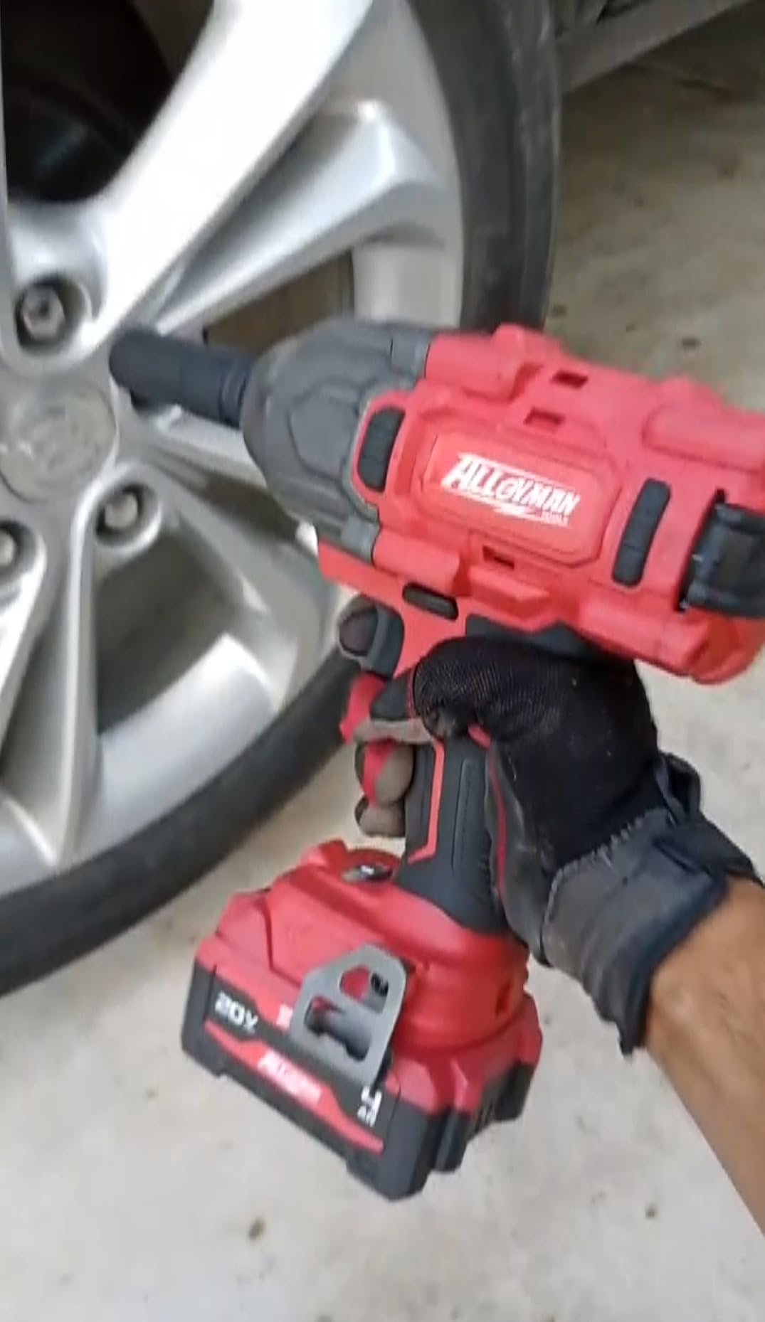 Alloyman Cordless Impact Wrench, 1475Ft-lbs (2000N.m) 1/2 High Torque Brushless Impact Gun, 20V Power Impact Driver, 4000mAh Battery,3 Sockets, Brushless Motor Variable Speeds for Car/Truck RV/Mower Customer Review Alloyman Cordless Impact Wrench, 1475Ft-lbs (2000N.m) 1/2 High Torque Brushless Impact Gun, 20V Power Impact Driver, 4000mAh Battery,3 Sockets, Brushless Motor Variable Speeds for Car/Truck RV/Mower - Customer Photo 1