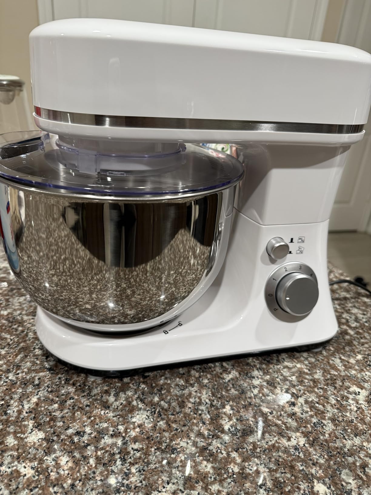 800W Stand Mixer with 5.3QT Bowl, 6-Speed with Pulse Electric Kitchen Mixer, Food Mixer with Dough Hook, Whisk, Beater Tilt-Head & Non-Slip Base for Cookie, Cake, Bread & Baking-White Customer Review 800W Stand Mixer with 5.3QT Bowl, 6-Speed with Pulse Electric Kitchen Mixer, Food Mixer with Dough Hook, Whisk, Beater Tilt-Head & Non-Slip Base for Cookie, Cake, Bread & Baking-White - Customer Photo 3