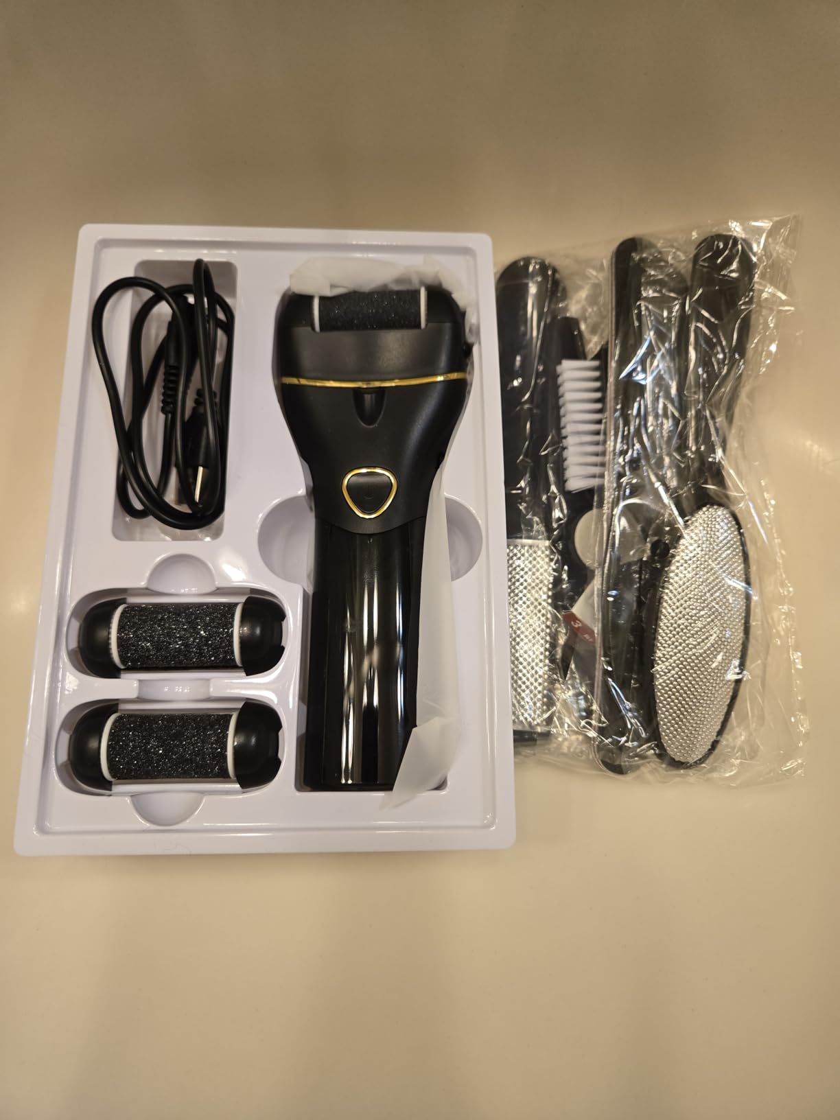 Callus Remover for Feet, Electric Foot Callus Remover Waterproof with 3 Rollers 2 Speed Battery Display,17 in1 Rechargeable Foot File Pedicure Kits for Dead Hard Cracked Dry Skin - Customer Photo 2