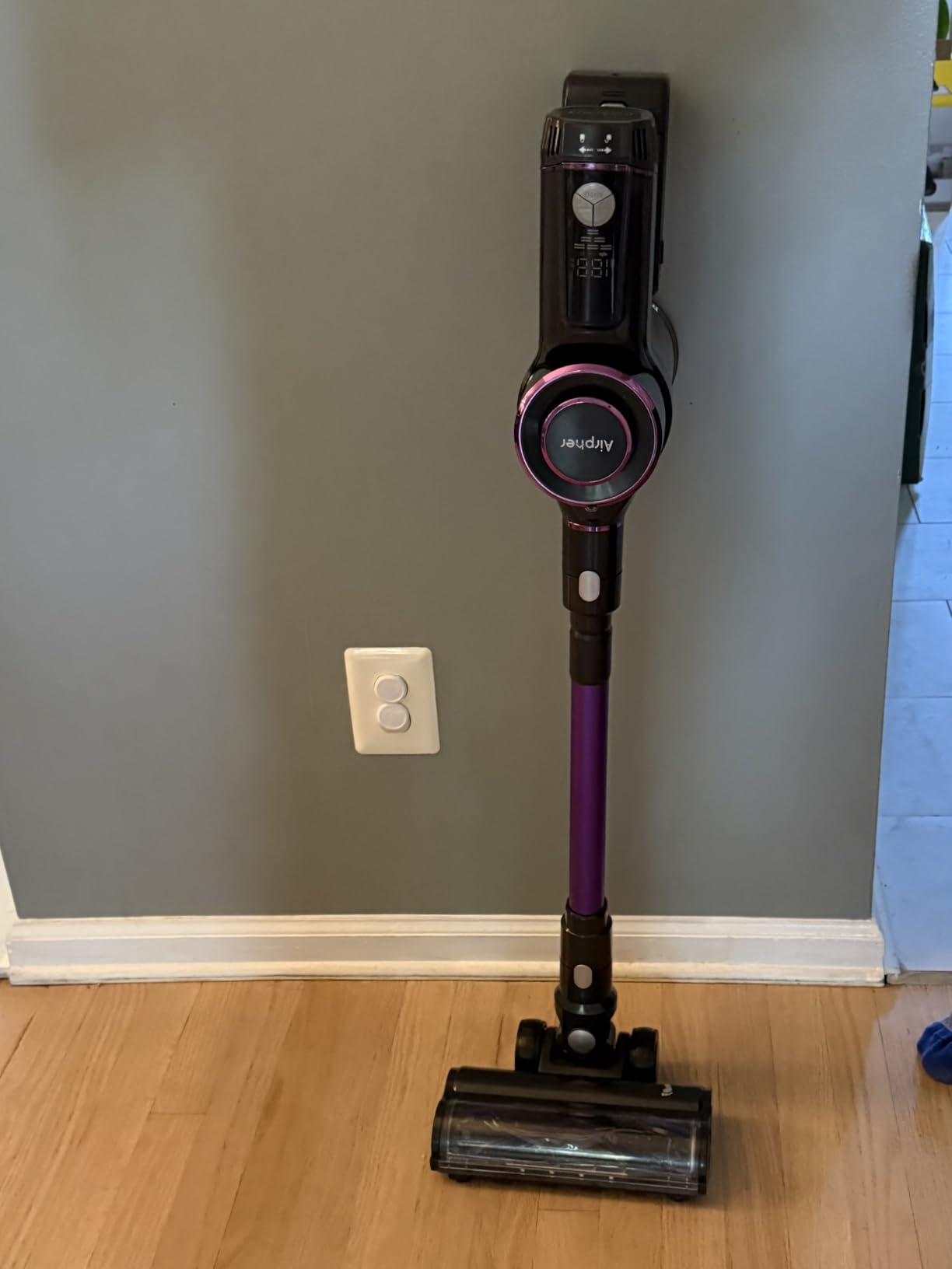 Cordless Vacuum Cleaner,600W 65KPA Dual Motor Vacuum for Home with AI Auto Suction,70Min Runtime,Stick Vacuums with Self-Standing Design,LED Headlights for Carpet,Hardwood Floors,Pet Hair,Tile - Customer Photo 2