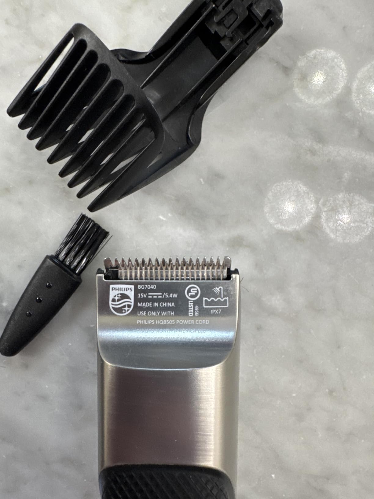 Philips Norelco Body Groomer 7000 Series, Waterproof Men's Full Body Groomer with Travel Case, Triple Protect Shave System & Body Hair Trimmer with Contour-Following 2D Flexing Head, BG7490/50 - Customer Photo 2