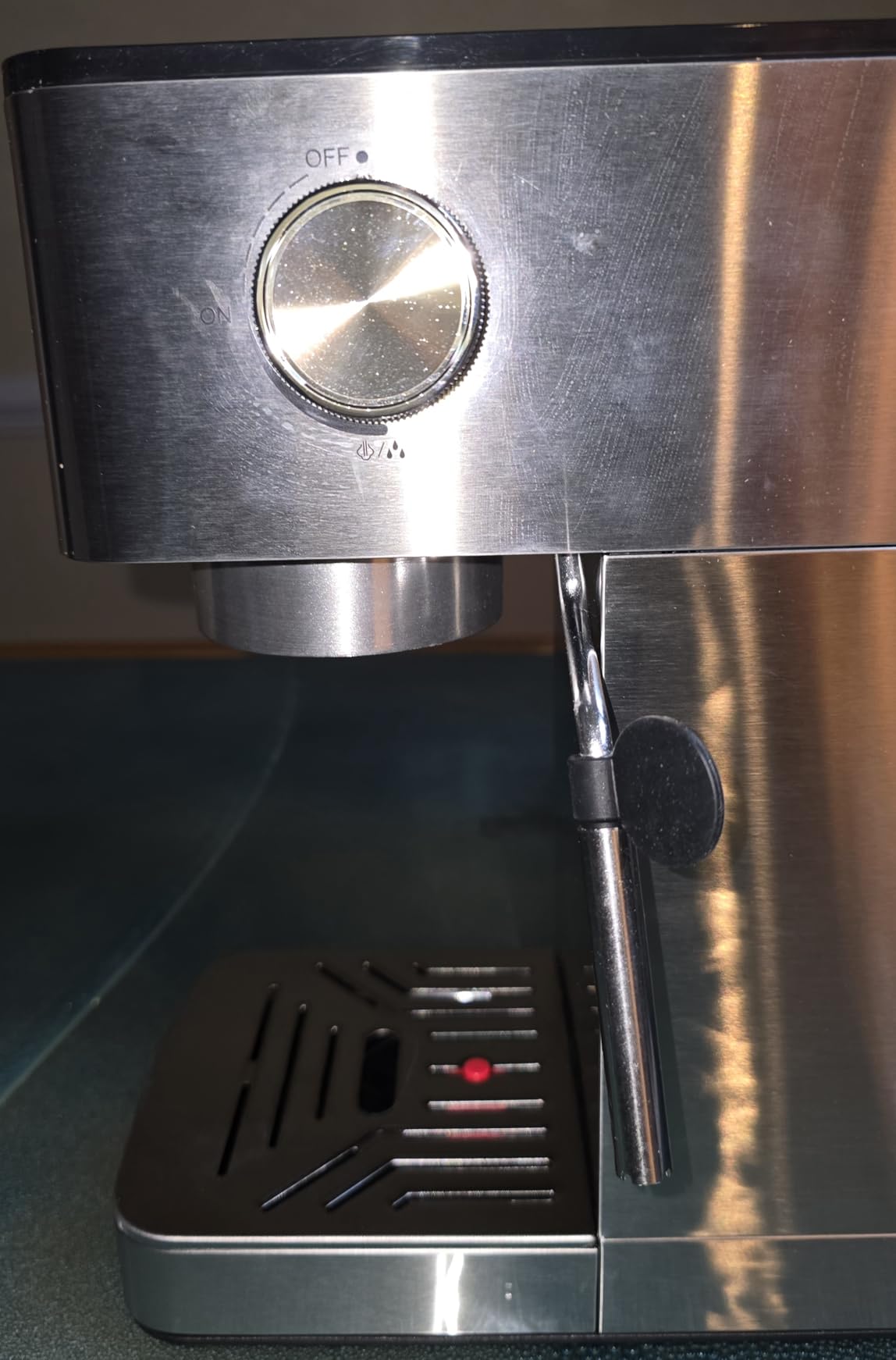 Kndko Espresso Machine, 20 Bar Espresso Coffee Maker with Steam Milk Frother, Compact Stainless Steel Coffee Machine with 40.5oz Removable Water Tank for Espresso, Latte, Cappuccino, Iced Coffee - Customer Photo 2