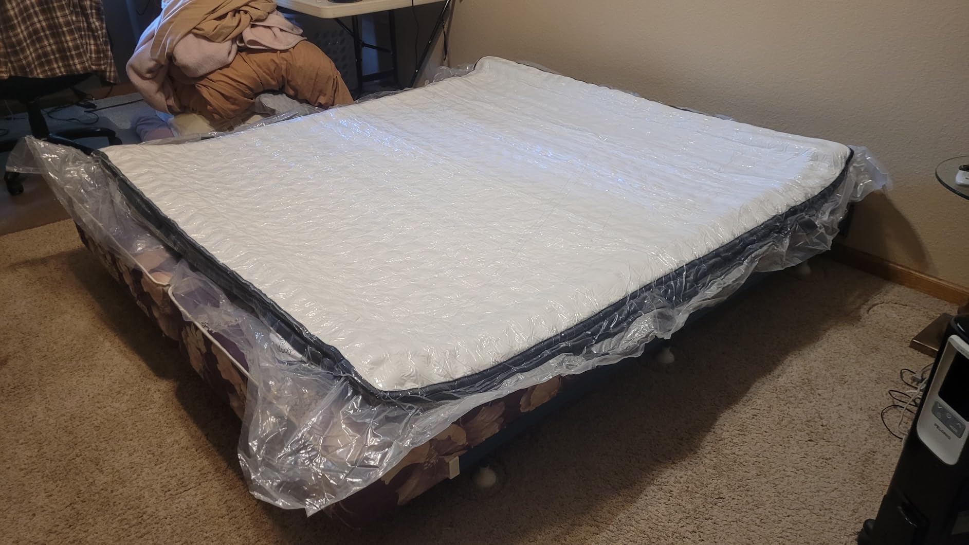 Onlylucky Queen Mattress 14 Inch, Firm Queen Size Mattresses in a Box with Cooling Gel Memory Foam & Pocket Springs for Heavy People, Edge Support, Back Pain Relief, Fiberglass-Free, CertiPUR-US - Customer Photo 2