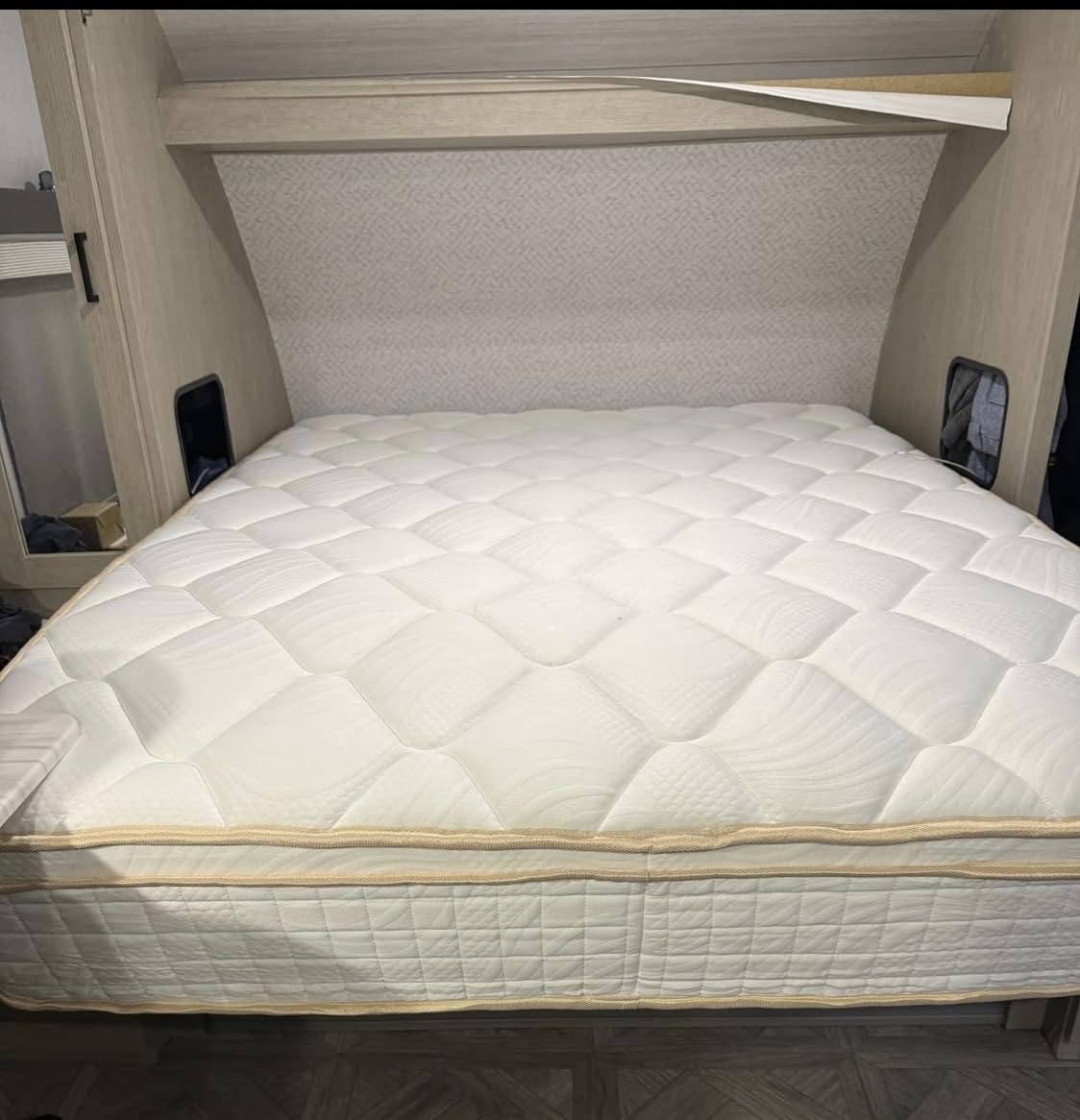 Queen Mattress 12 inch, Hybrid Mattress in a Box with Memory Foam and Pocket Springs for Pressure Relief, Medium Firm Queen Size Mattress, Motion Isolation, CertiPUR-US - Customer Photo 2