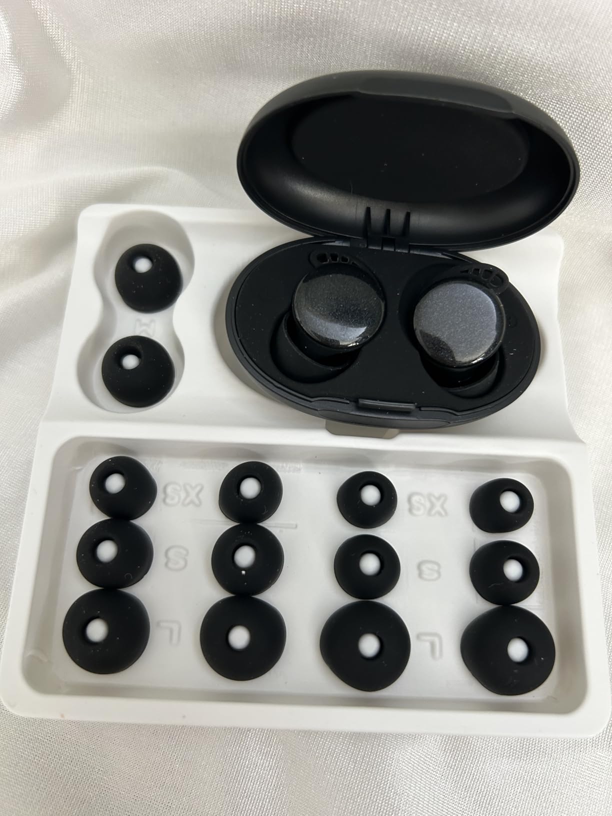 Ear Plugs for Sleeping 45dB Noise Cancelling Ear Plug for Concerts Noise Reduction Reusable Ear Plugs with 8 Eartips Silicone Earplugs for Snoring, Work,Study Fit Black - Customer Photo 3