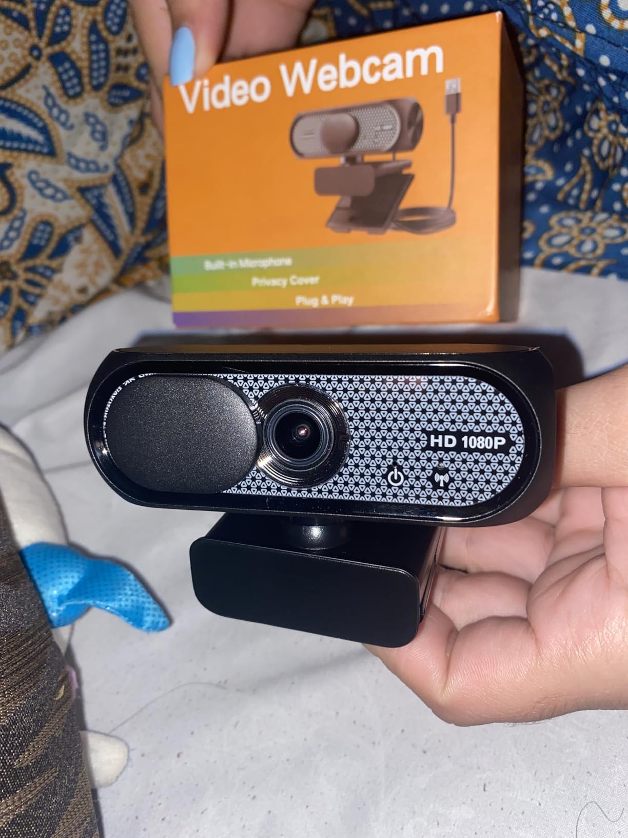 1080P HD Webcam with Microphone, Noise Cancellation, Privacy Cover, Wide-Angle Lens, Auto Light Correction, Plug & Play USB Webcam for Laptop, Desktop, PC, Mac, Zoom, Skype, Streaming (Black) - Customer Photo 1