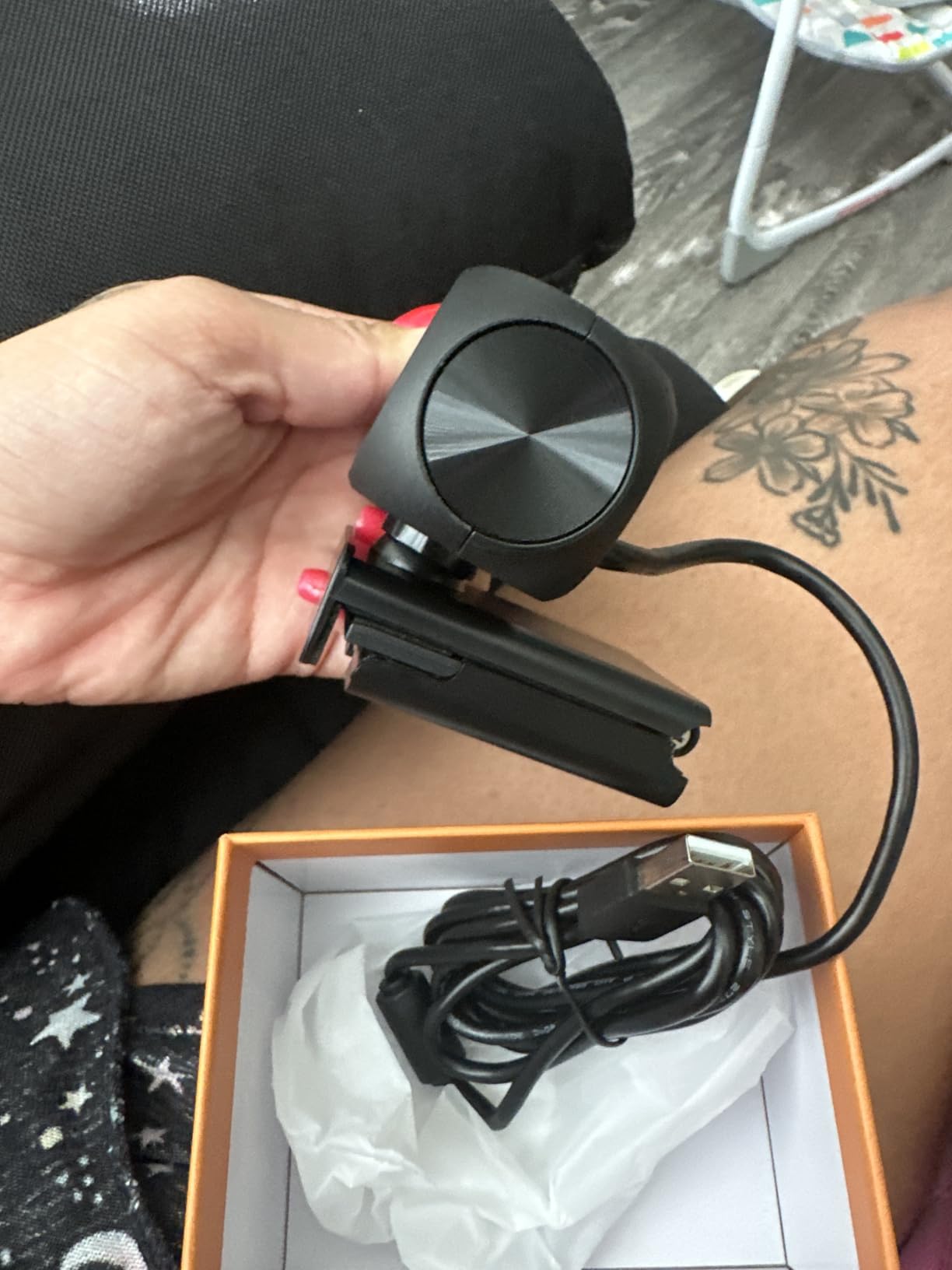1080P HD Webcam with Microphone, Noise Cancellation, Privacy Cover, Wide-Angle Lens, Auto Light Correction, Plug & Play USB Webcam for Laptop, Desktop, PC, Mac, Zoom, Skype, Streaming (Black) - Customer Photo 2