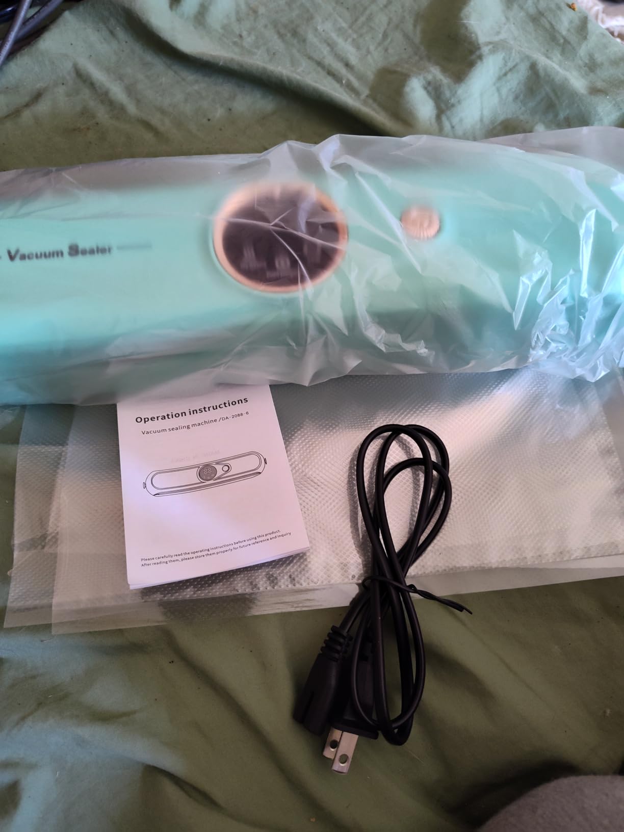 95KPA Commercial Vacuum Sealer Machine, Fully Automatic Food Sealer with Built-in Cutter for Sous Vide, Meal Prep - Includes 10 Pre-Cut Bags, Bag Rolls, Hose & Starter Kit Customer Review 95KPA Commercial Vacuum Sealer Machine, Fully Automatic Food Sealer with Built-in Cutter for Sous Vide, Meal Prep - Includes 10 Pre-Cut Bags, Bag Rolls, Hose & Starter Kit - Customer Photo 1
