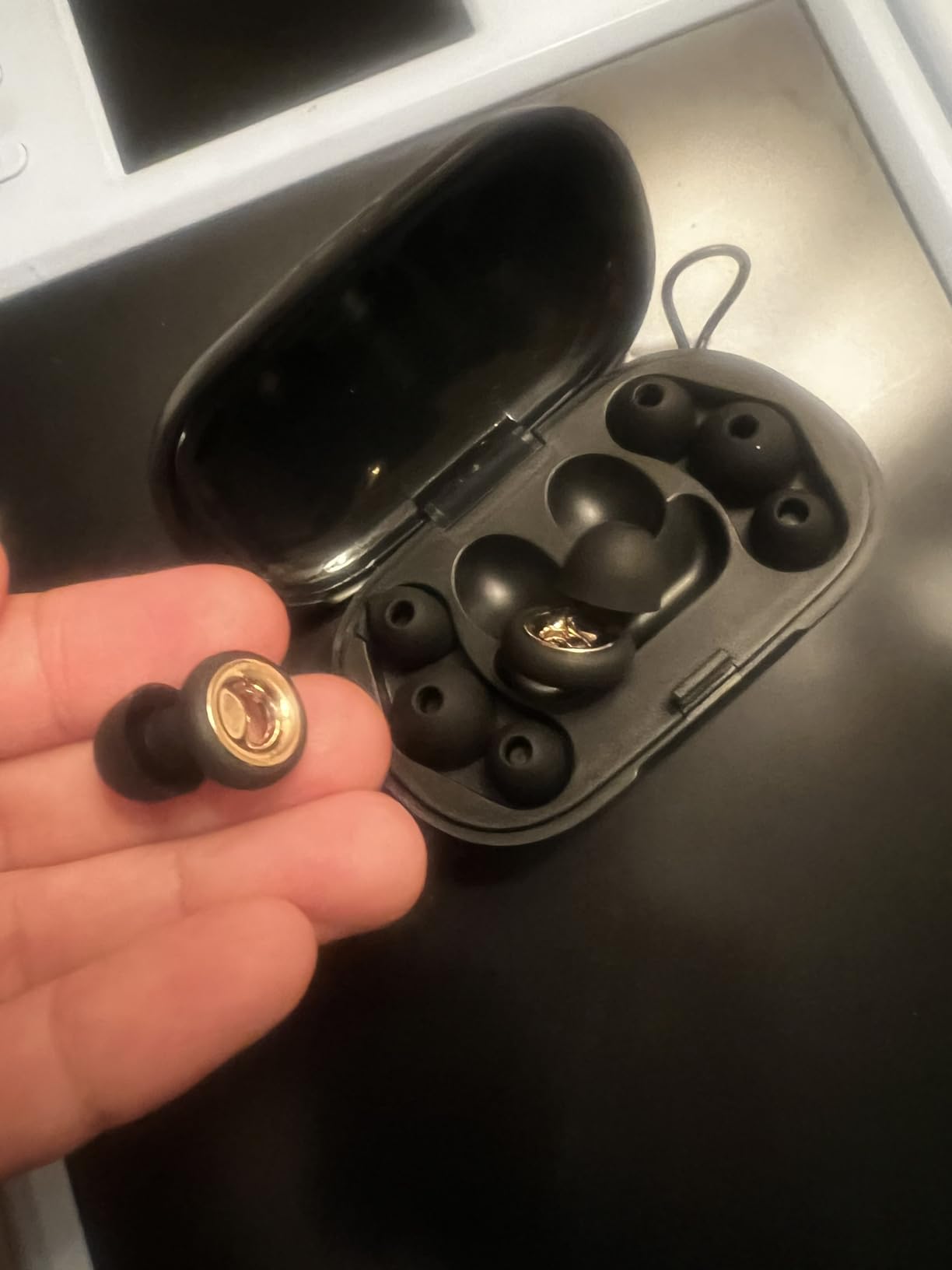 Ear Plugs for Sleeping, Reusable Silicone Noise Cancelling Ear Plugs, 45dB Soft Hearing Protection Sleeping Earplugs with 8 Tips for Concerts, Work, Shooting and Travel (Dark Black) - Customer Photo 1