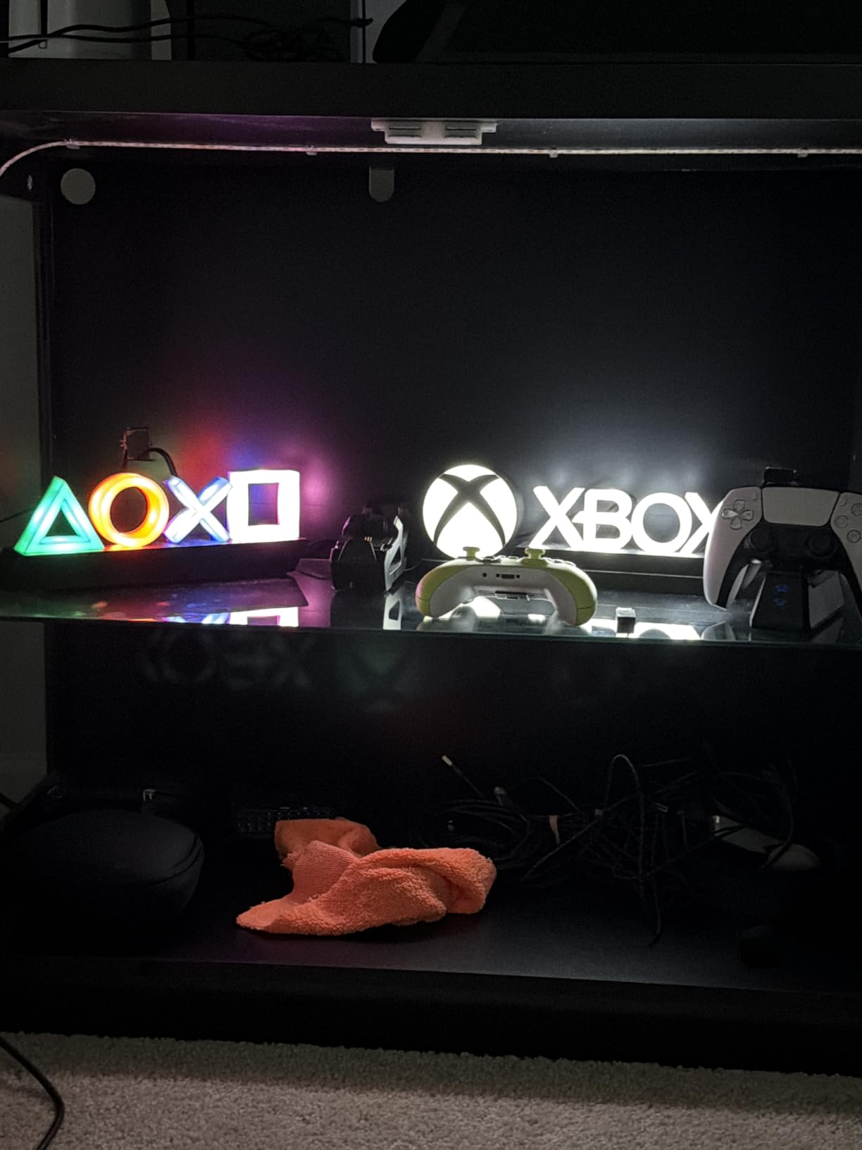 Paladone Playstation Controller Icons Light with 3 Light Modes - Sound Reactive, Dynamic Phasing, and Standard Mode - Customer Photo 2