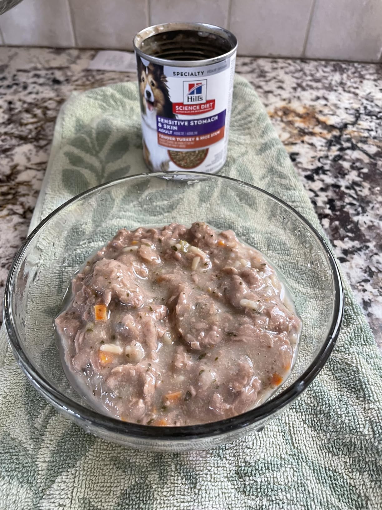 Hill's Science Diet Sensitive Stomach & Skin, Adult 1-6, Stomach & Skin Sensitivity support, Wet Dog Food, Turkey & Rice Stew, 12.5 oz Can, Case of 12 - Customer Photo 2