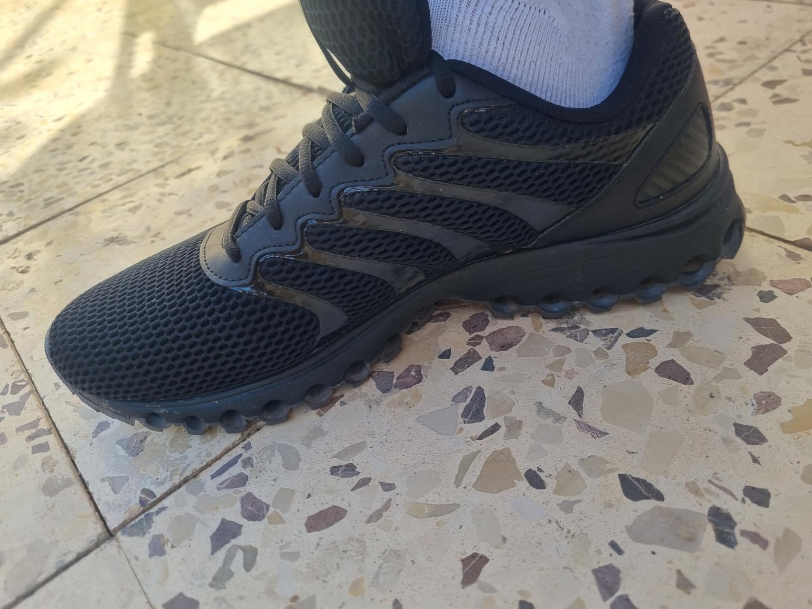 K-Swiss Men's Tubes 200 Training Shoe, Black/Charcoal, 10.5 M Customer Review K-Swiss Men's Tubes 200 Training Shoe, Black/Charcoal, 10.5 M - Customer Photo 5