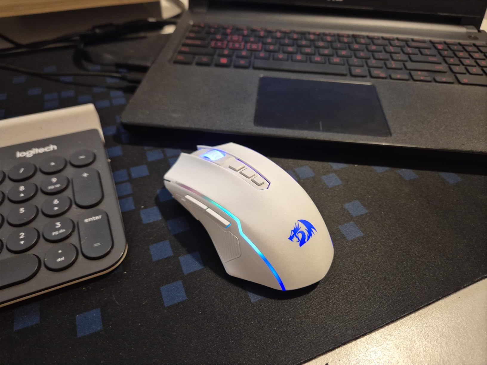 Redragon Gaming Mouse, Wireless Mouse Gaming with 8000 DPI, PC Gaming Mice with Fire Button, RGB Backlit Programmable Ergonomic Mouse Gamer, Rechargeable, 70Hrs for Windows, Mac Gamer, Black - Customer Photo 1